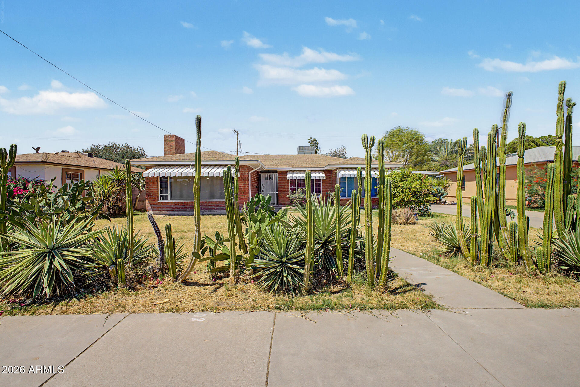 708 E PEPPER Place
