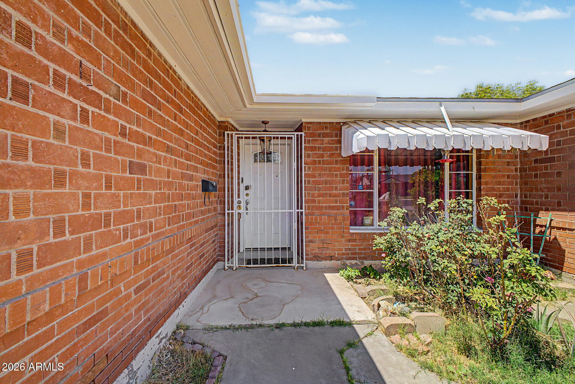 708 E PEPPER Place