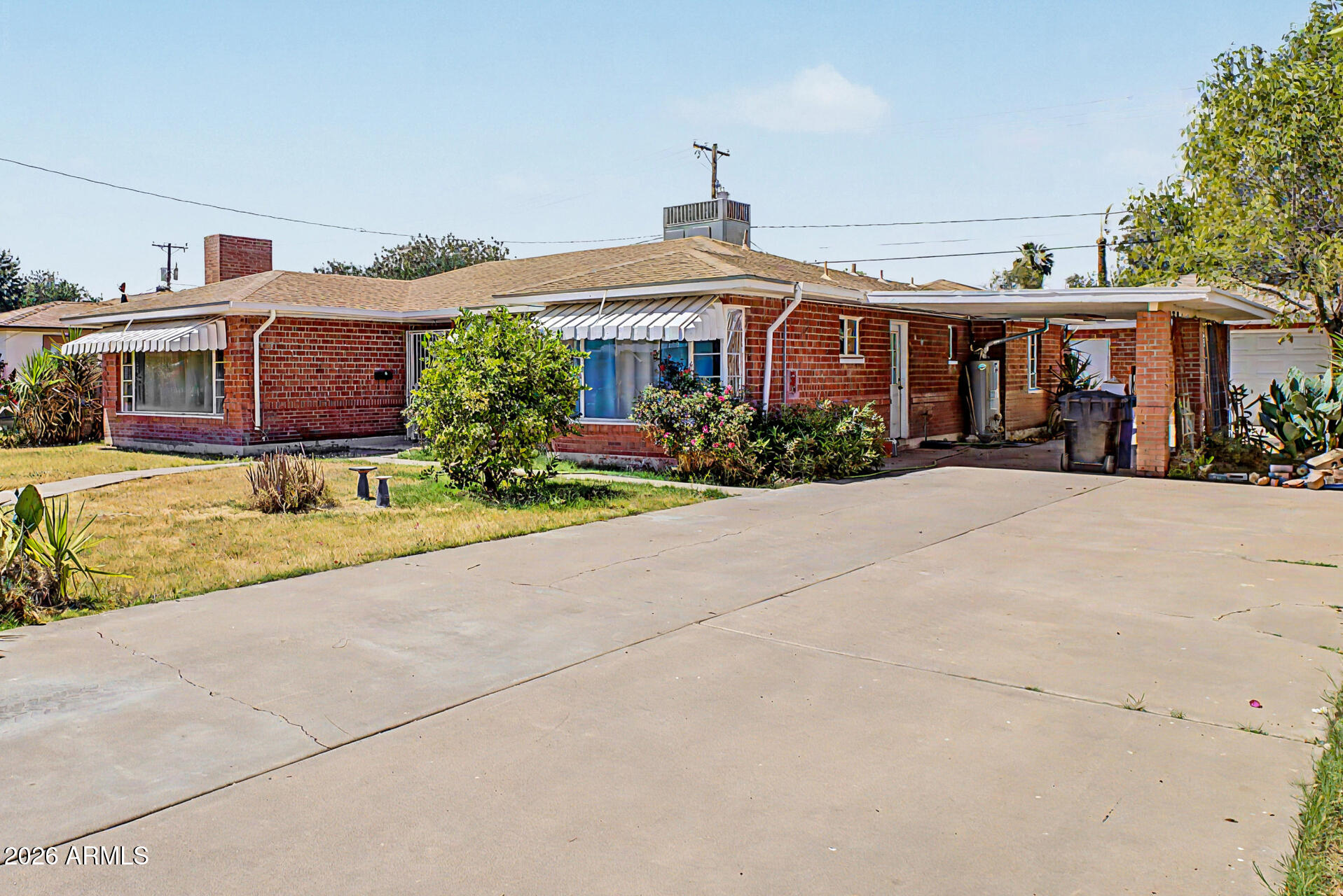 708 E PEPPER Place