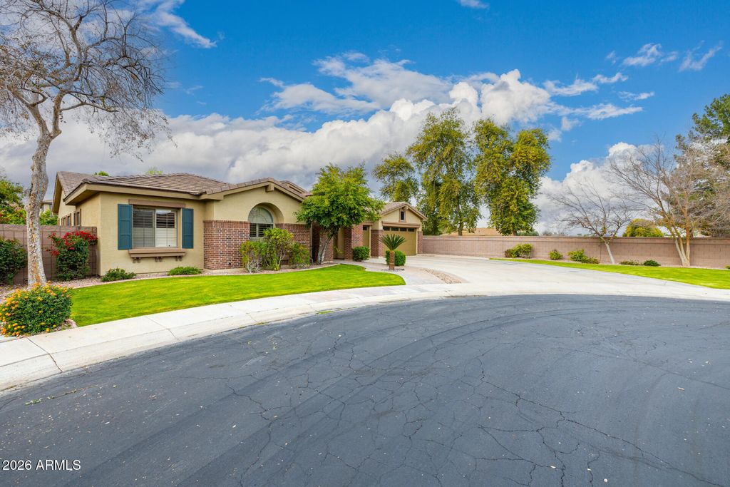 Photo of 2252 S Mcclelland Place, Chandler, AZ 85286 (MLS # 6972613)