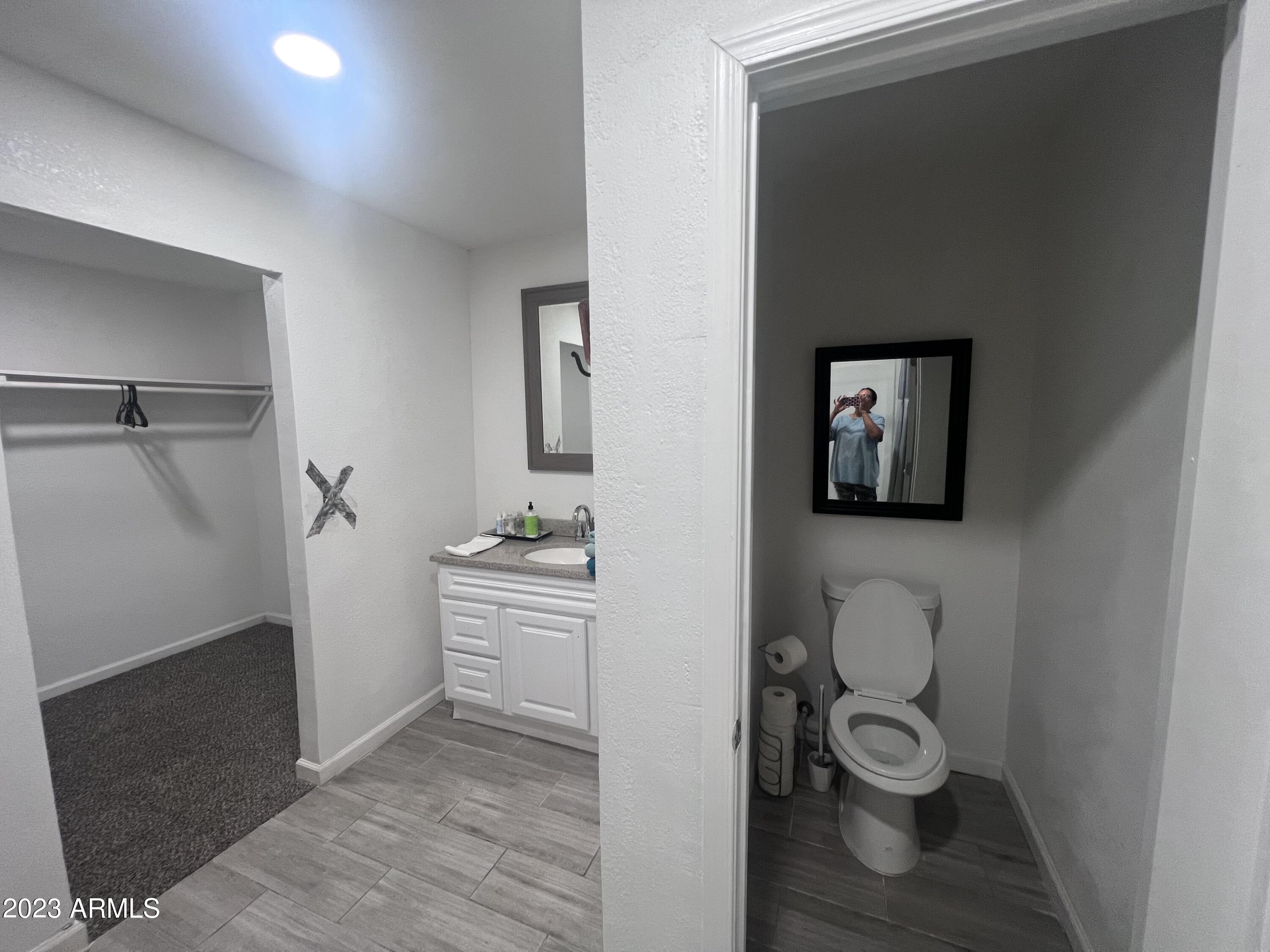 Photo 6 of 16 of 10223 W SHERIDAN Street house
