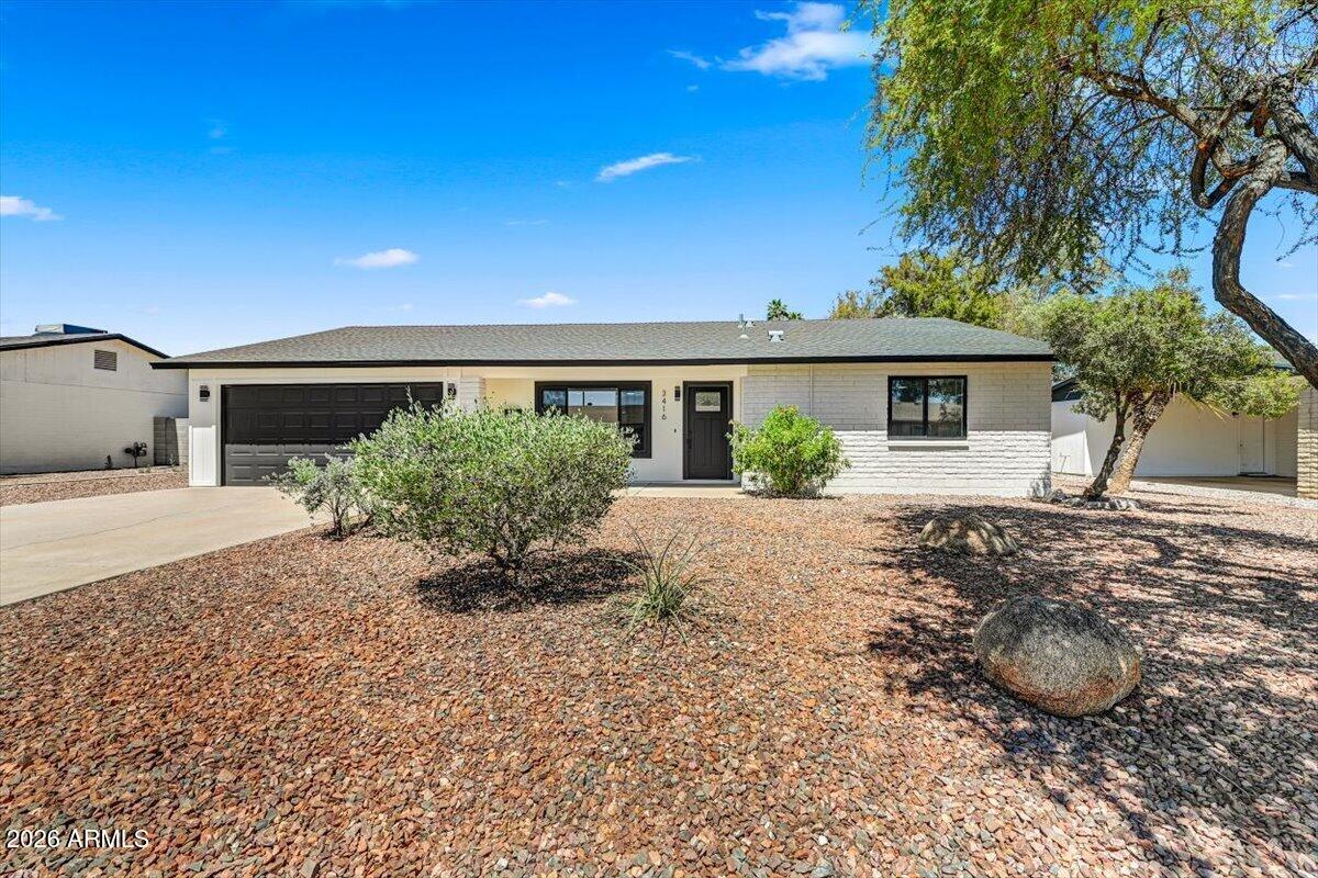 3416 E ALTADENA Avenue