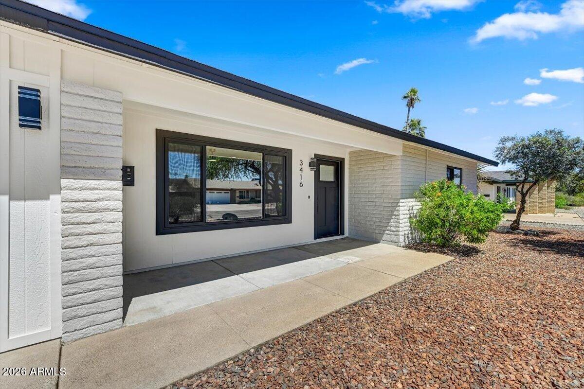 3416 E ALTADENA Avenue