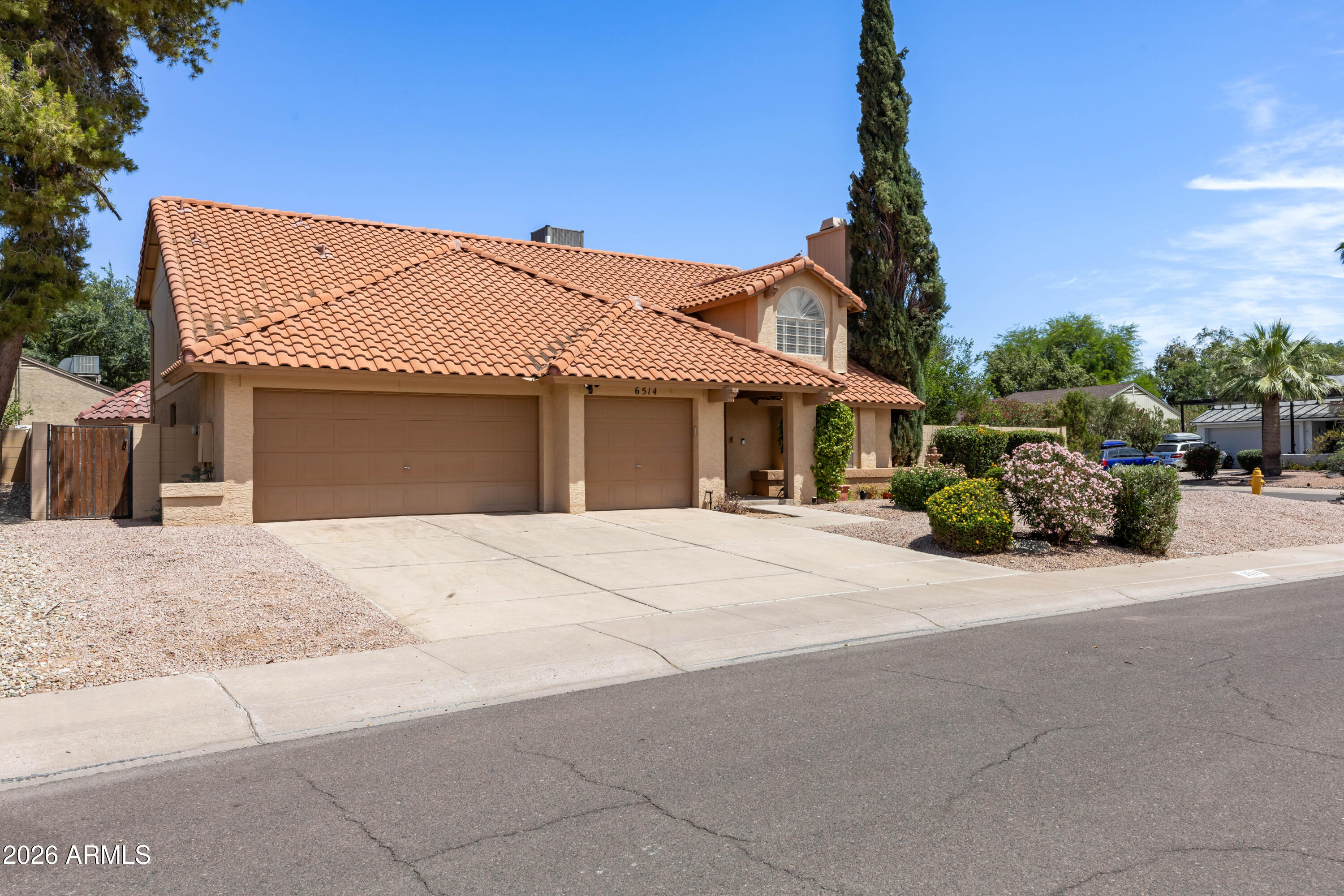 6514 E BEVERLY Lane