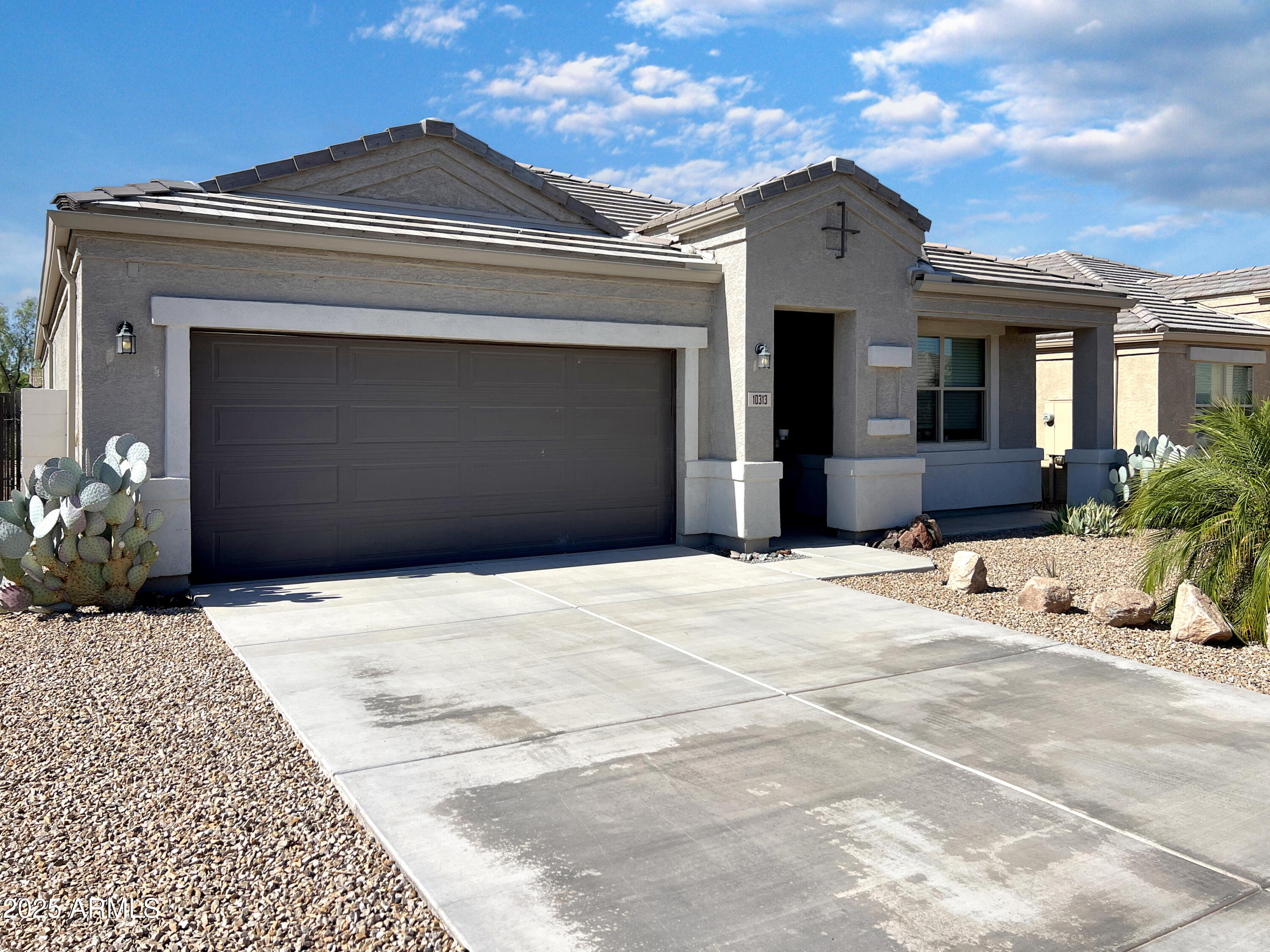 10313 E MARIGOLD Lane