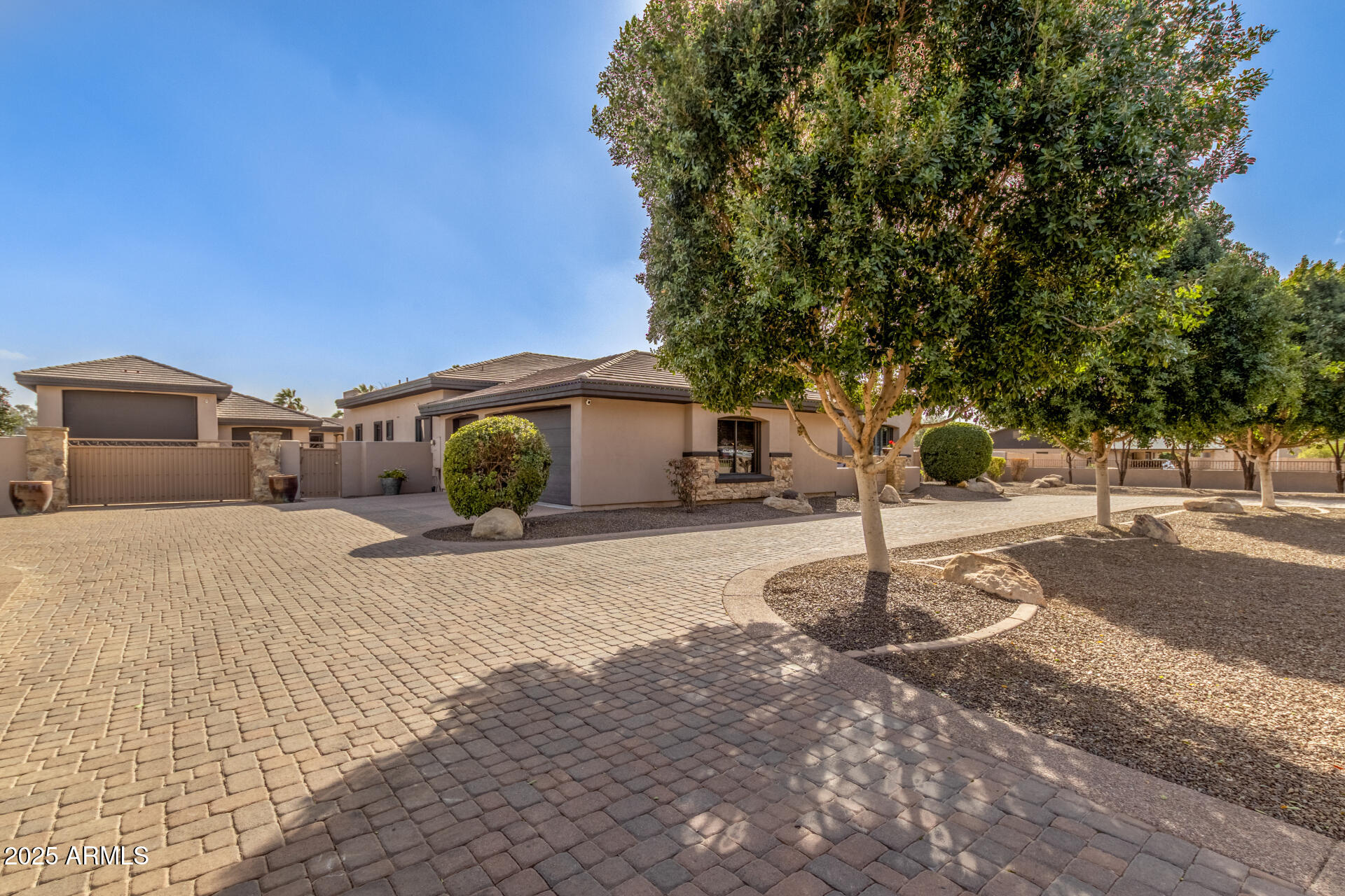 7215 W UNION HILLS Drive