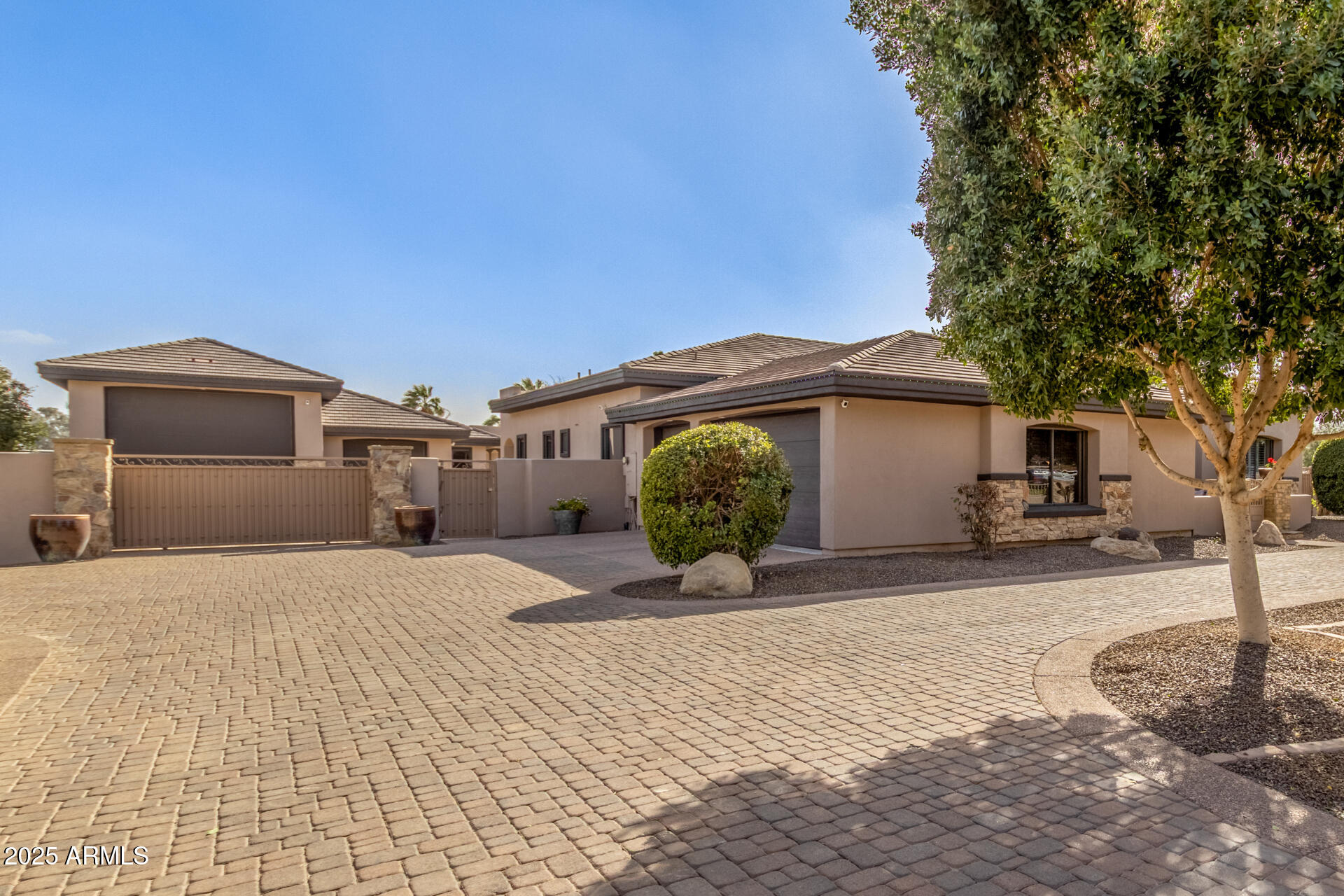7215 W UNION HILLS Drive