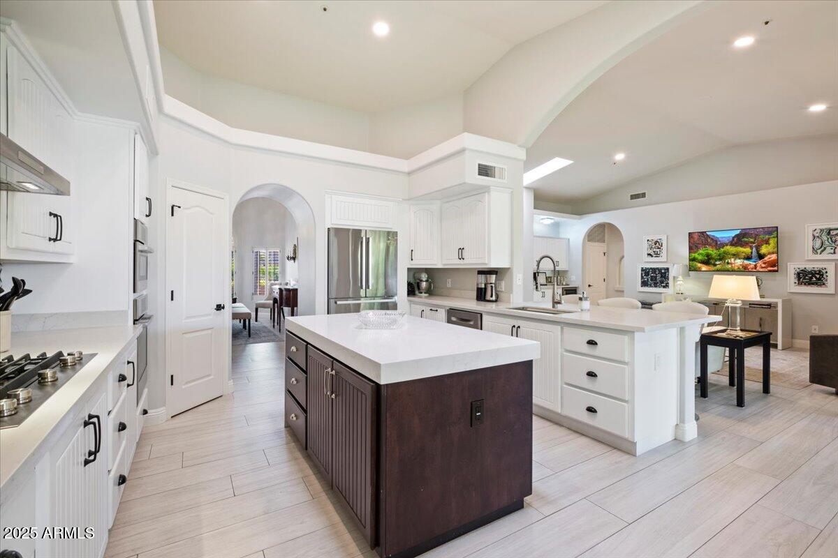 9458 E DESERT COVE Avenue