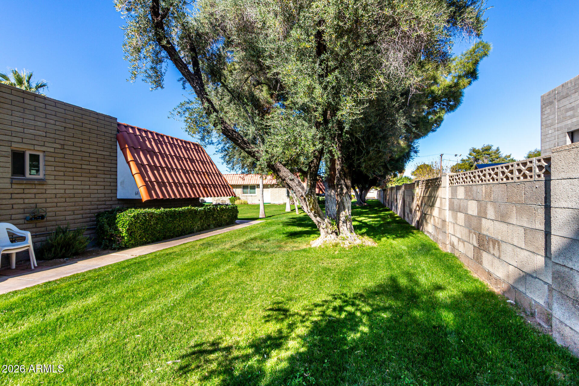 141 N DATE Street 63