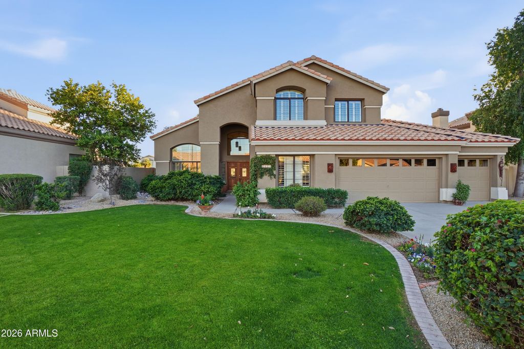 Photo of 1819 E Catamaran Drive, Gilbert, AZ 85234 (MLS # 6960675)