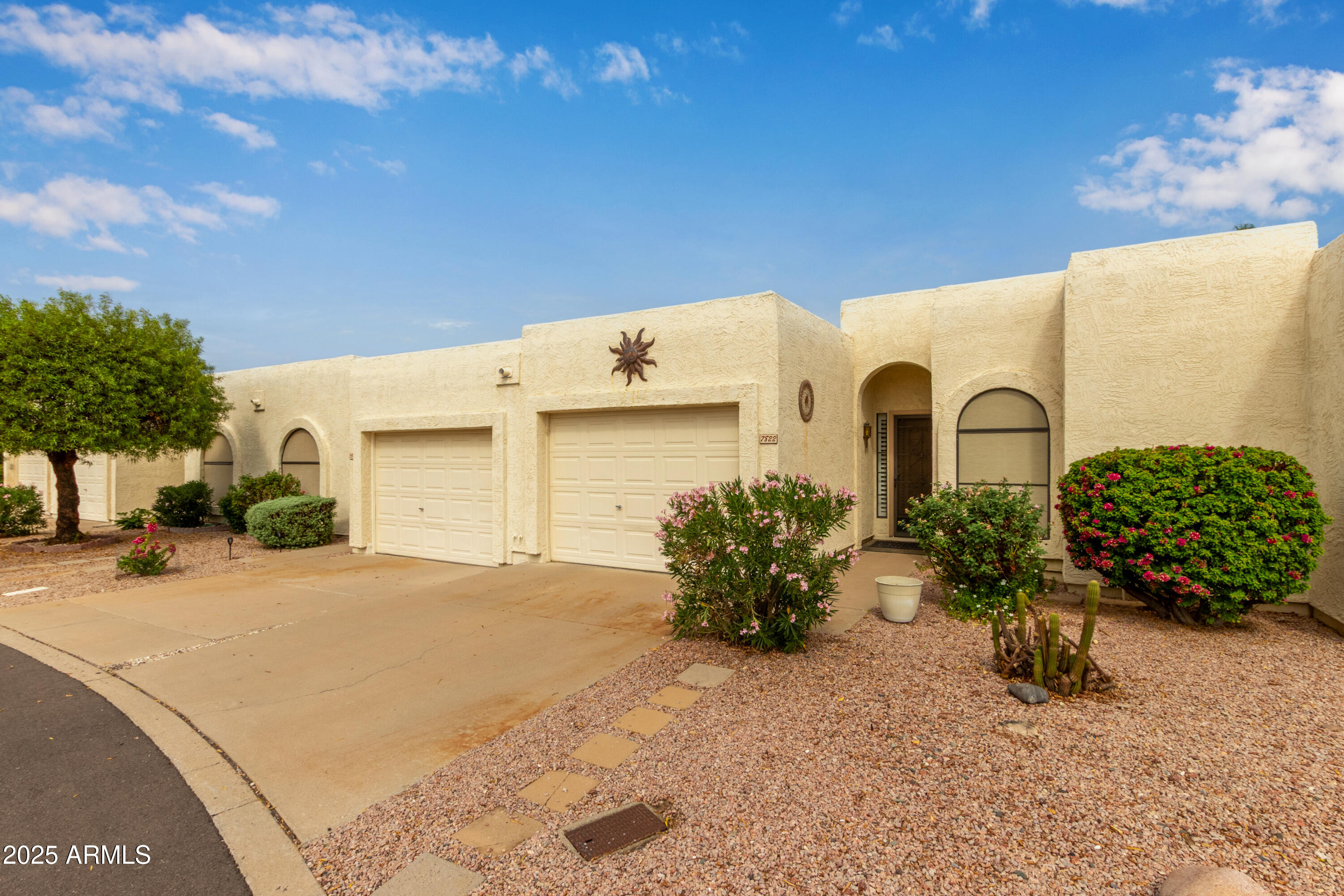 7822 E PARK VIEW Drive