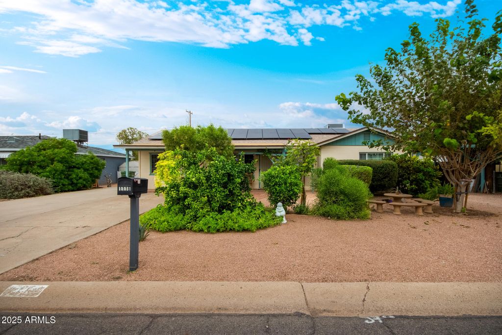 Photo of 1116 E 11th Street E, Casa Grande, AZ 85122 (MLS # 6941738)