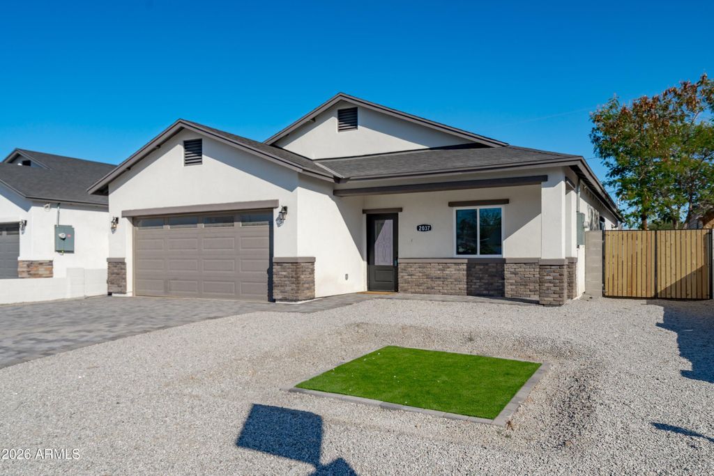 Photo of 2037 N 22 Street, Phoenix, AZ 85006 (MLS # 6977928)