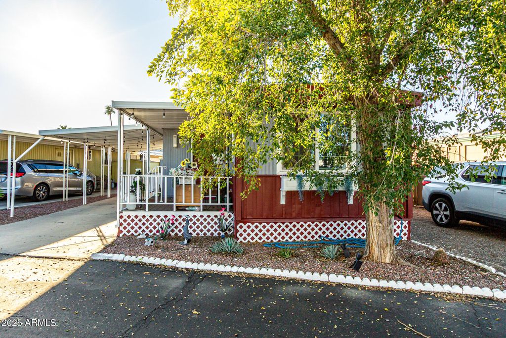 Photo of 15606 S Gilbert Road #109, Chandler, AZ 85225 (MLS # 6959197)