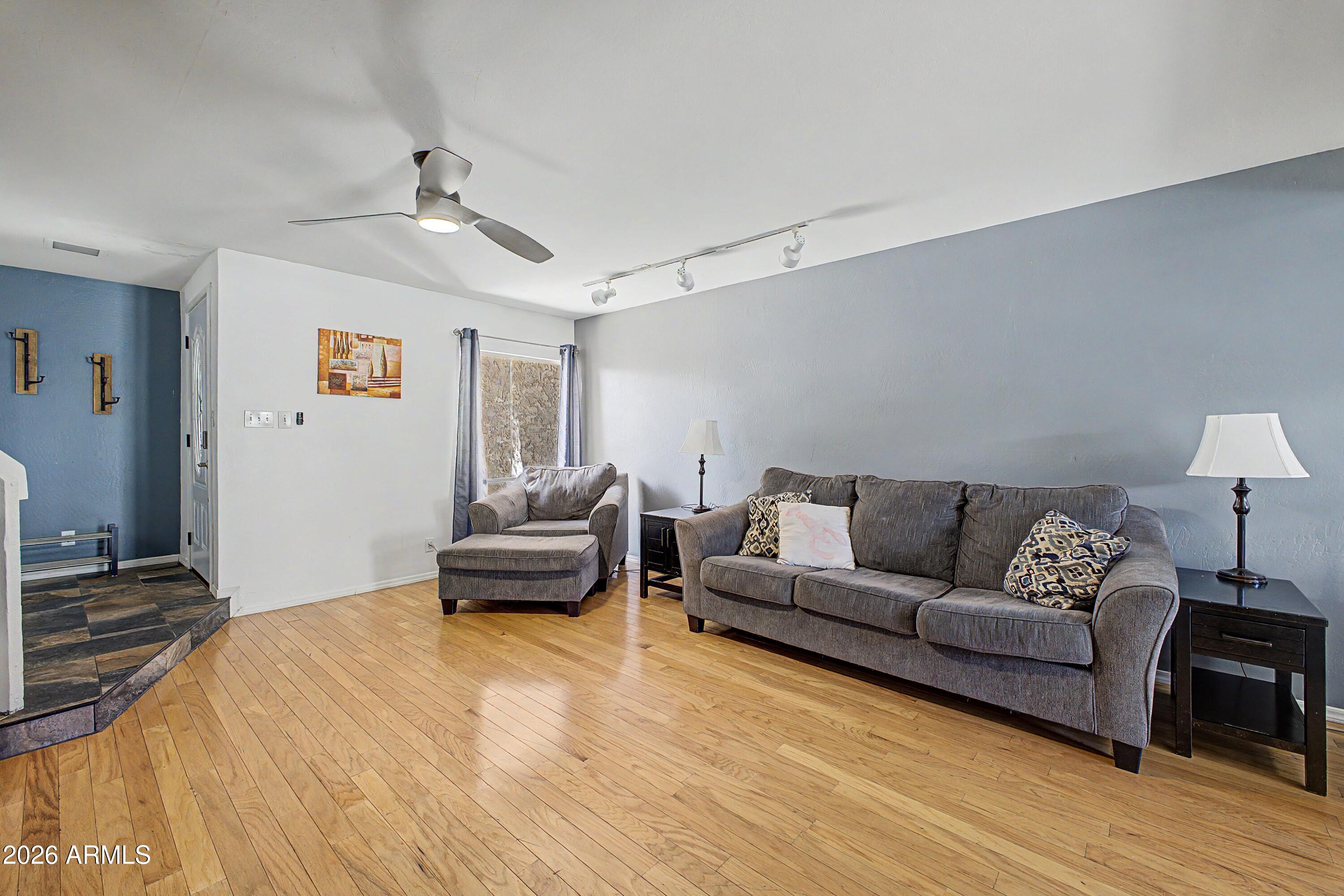 2122 E MARGARITA Drive