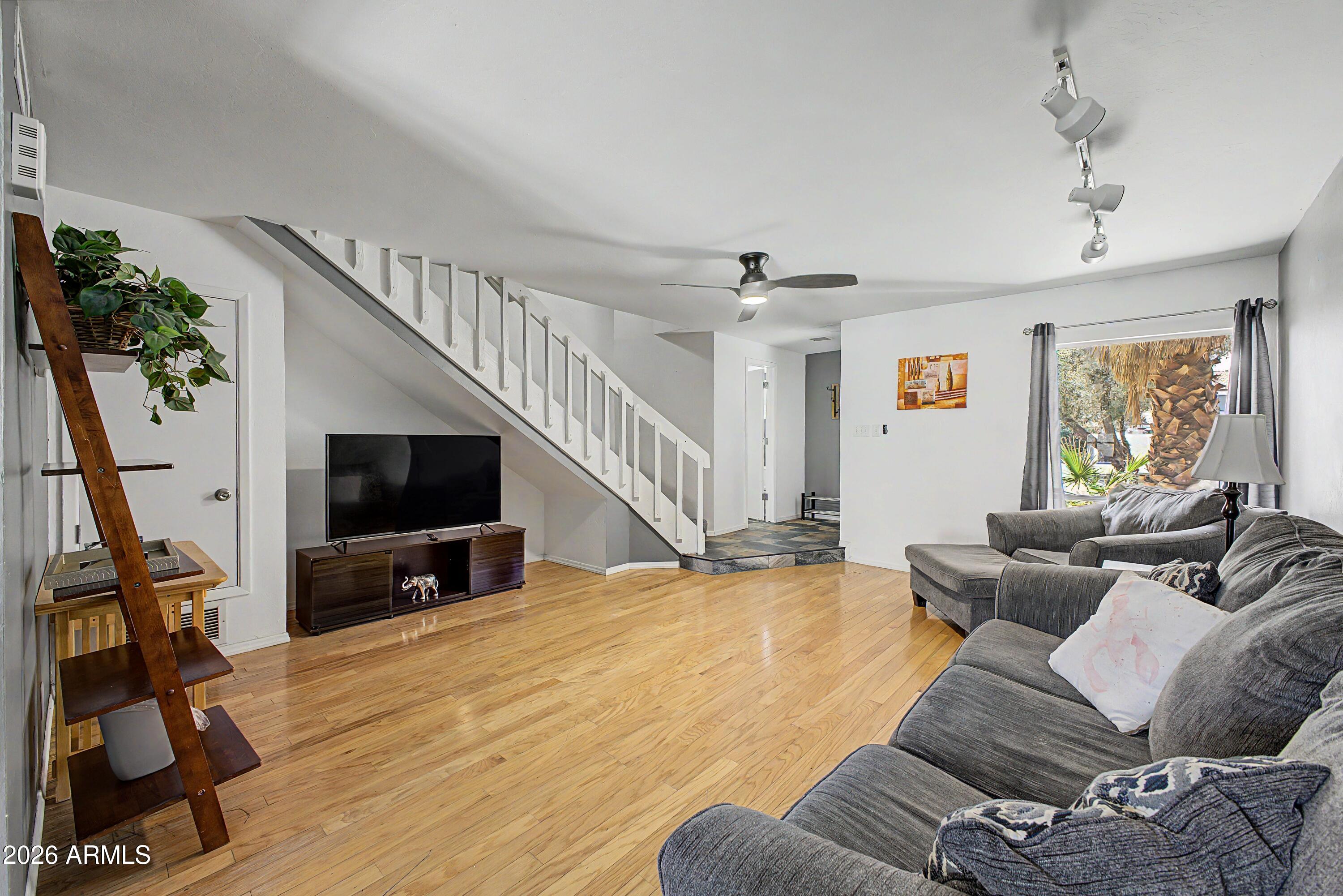 2122 E MARGARITA Drive