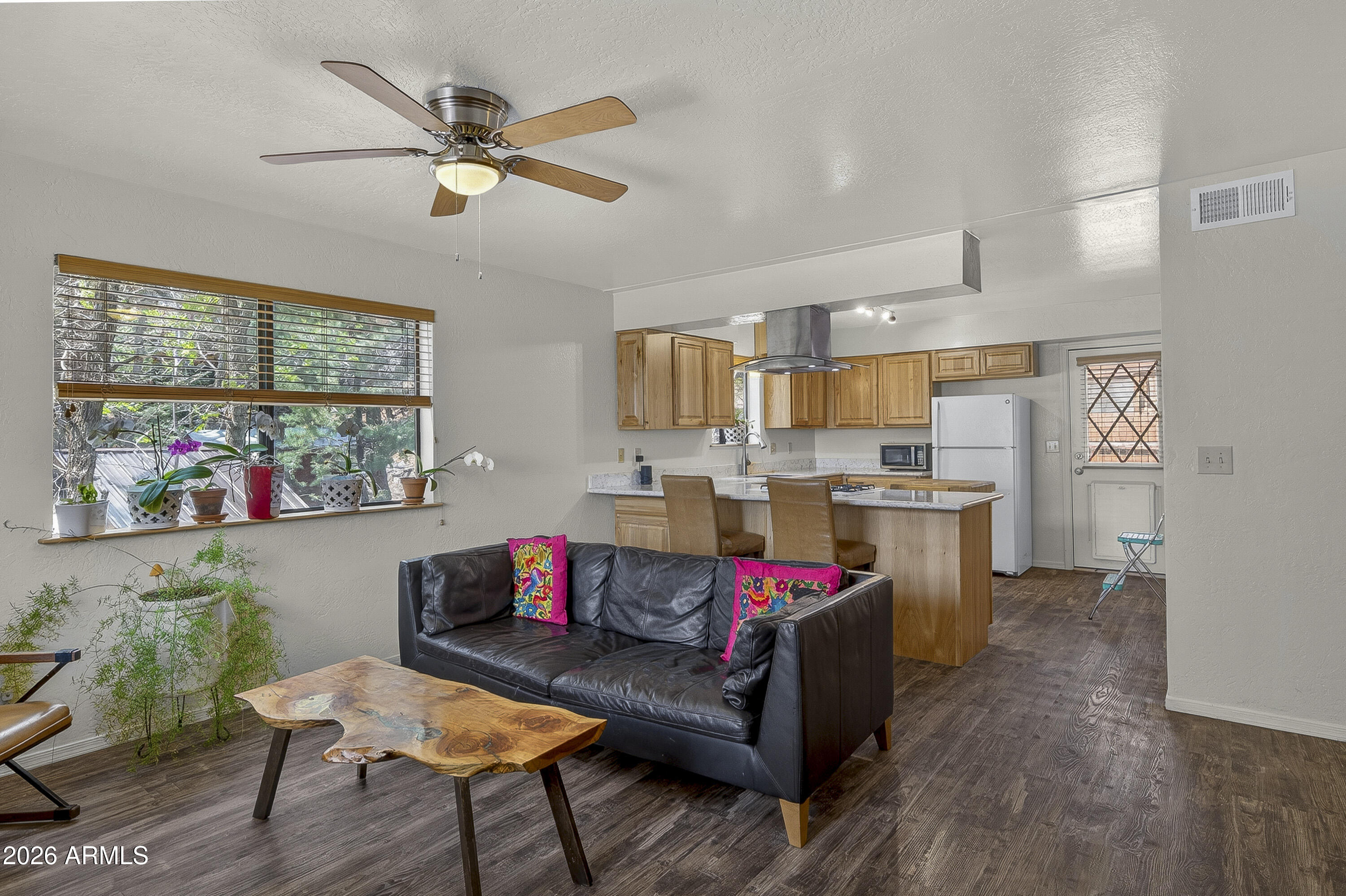 920 W GRAND CANYON Avenue 3