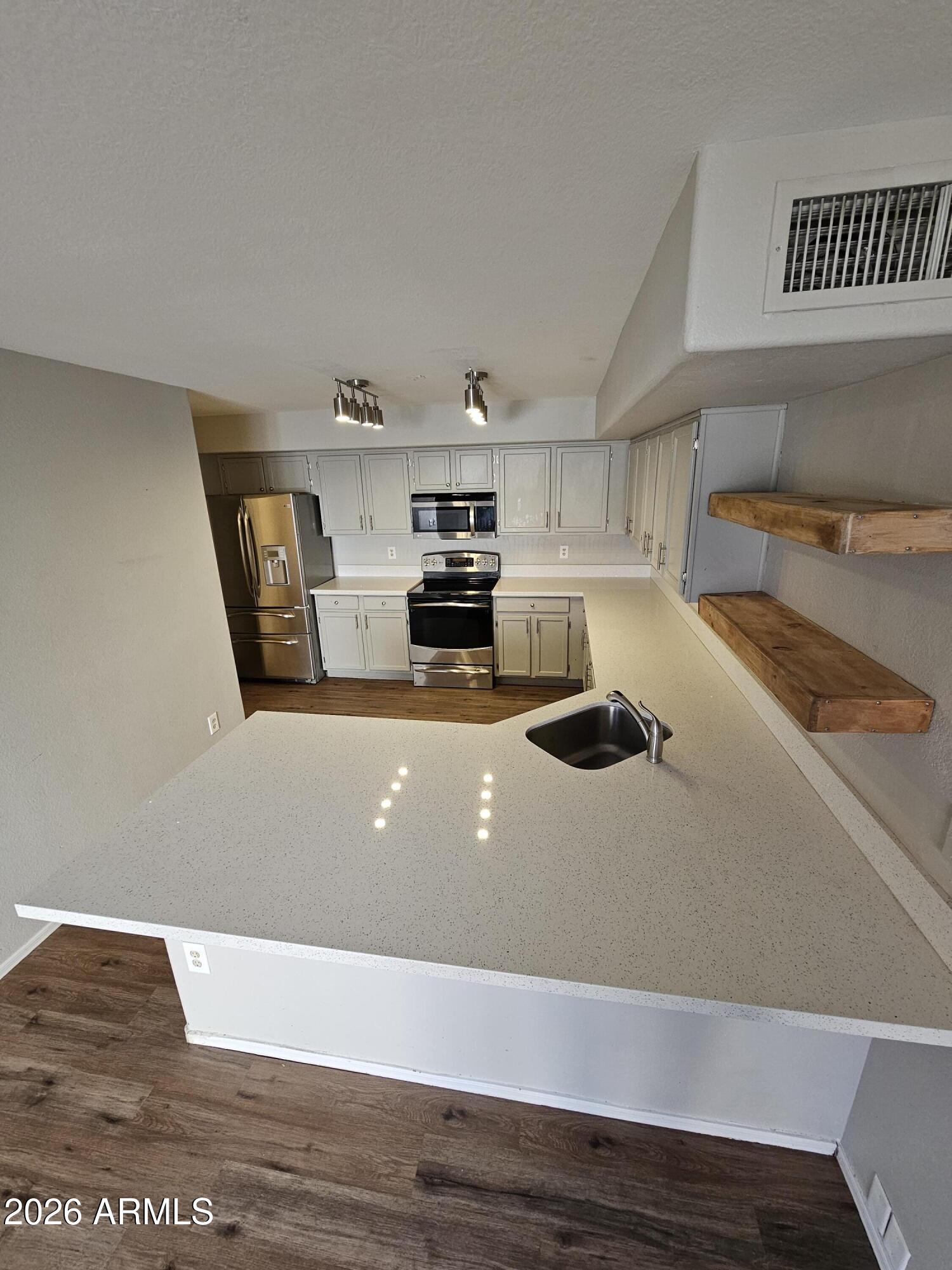 1142 W SANDY BANKS --