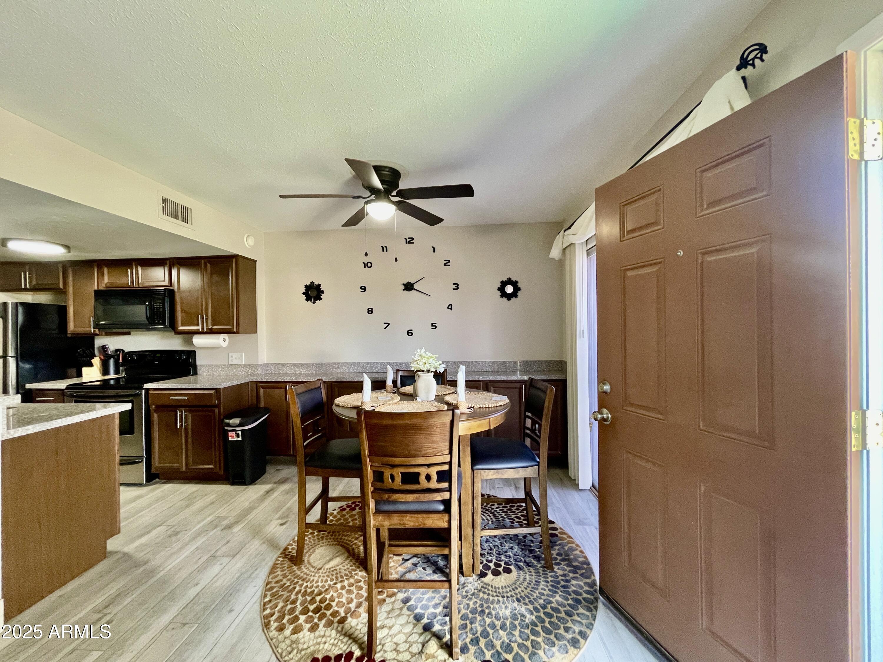 14404 N Boxwood Lane