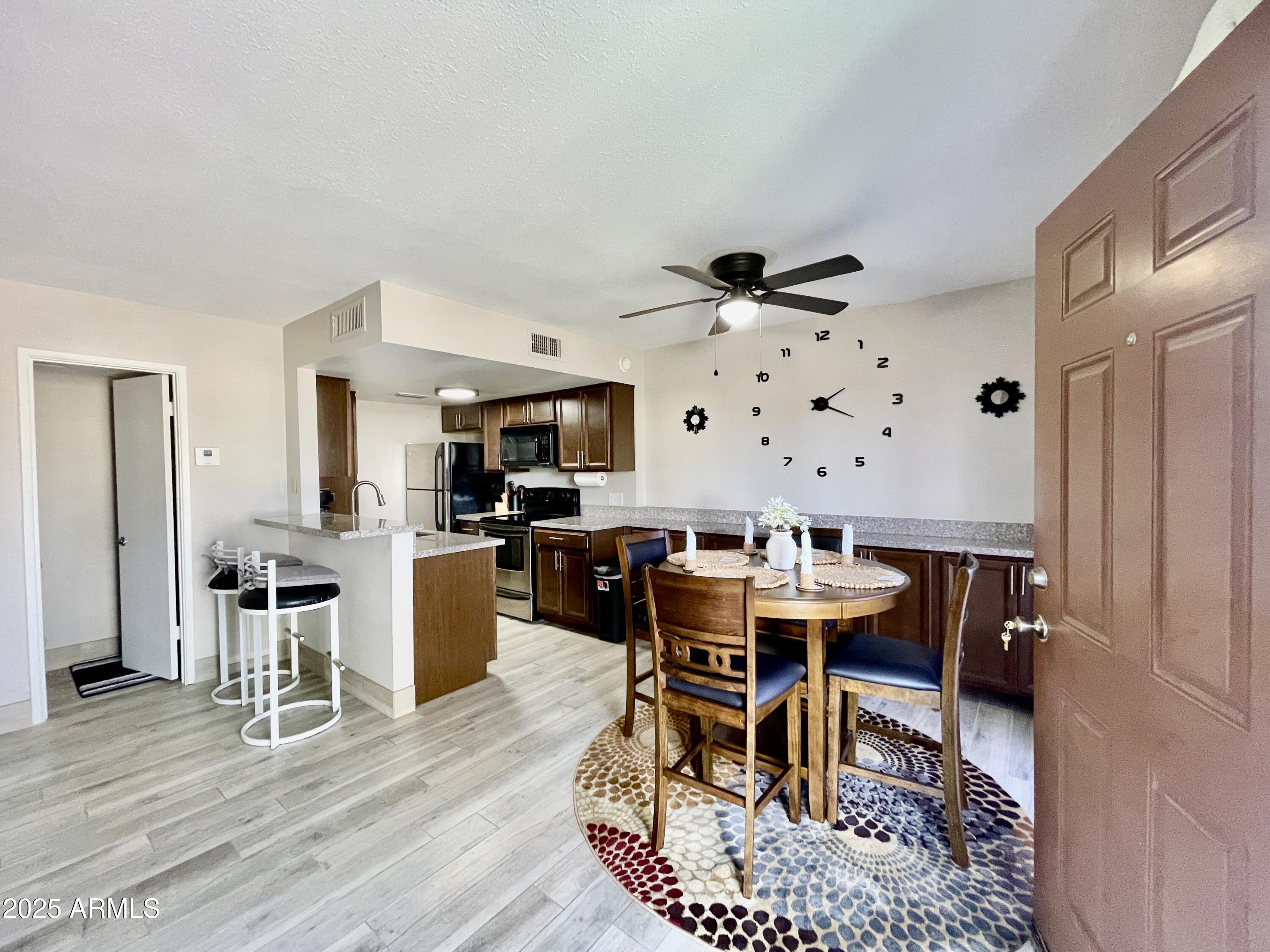 14404 N Boxwood Lane