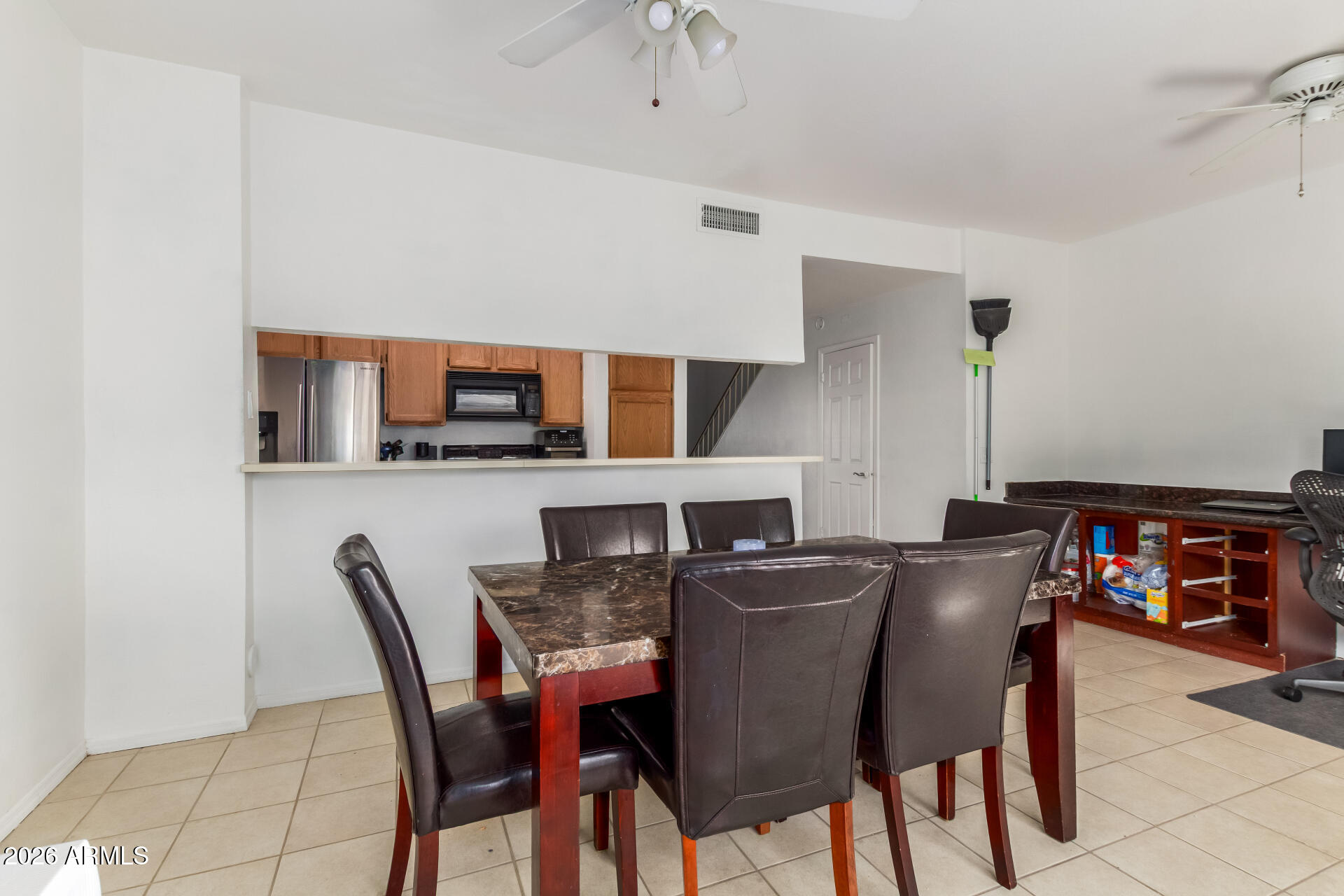 500 N ROOSEVELT Avenue 71