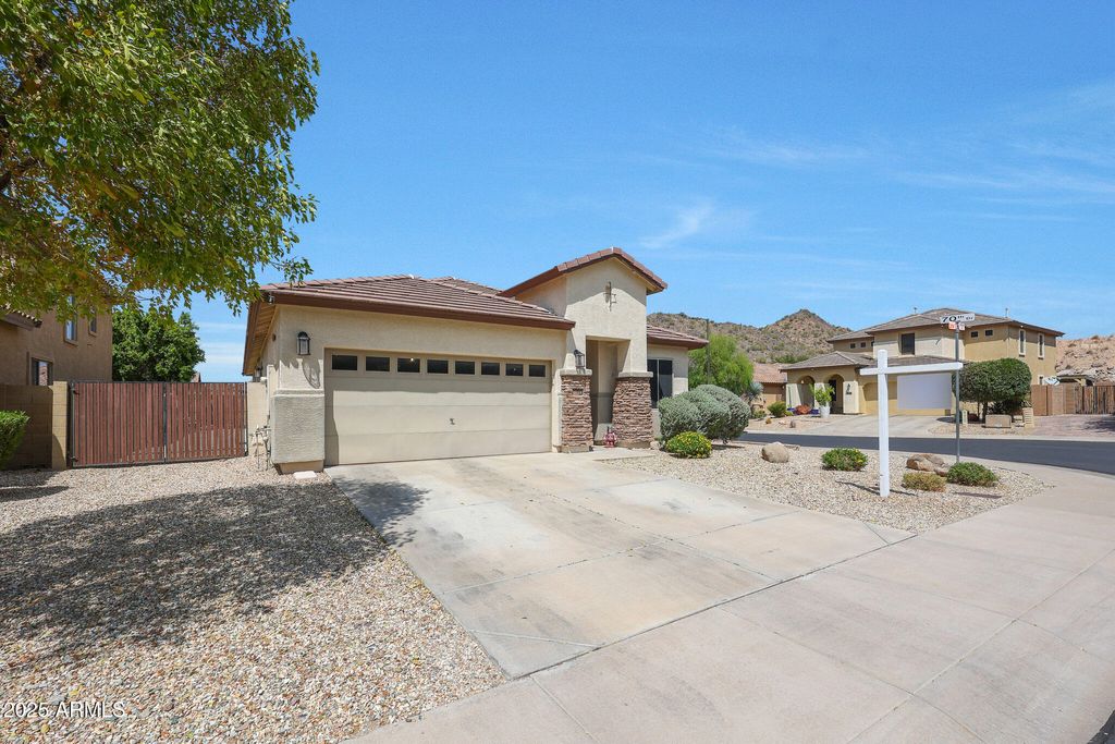 Photo of 7034 W Lone Tree Trail, Peoria, AZ 85383 (MLS # 6918968)