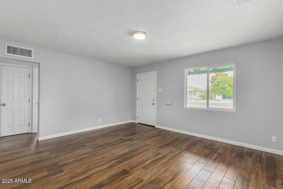 2241 W WHITTON Avenue