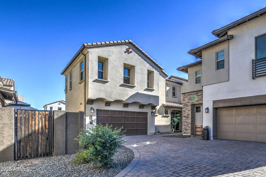 Photo of 2353 W Gloria Lane, Phoenix, AZ 85085 (MLS # 6952571)