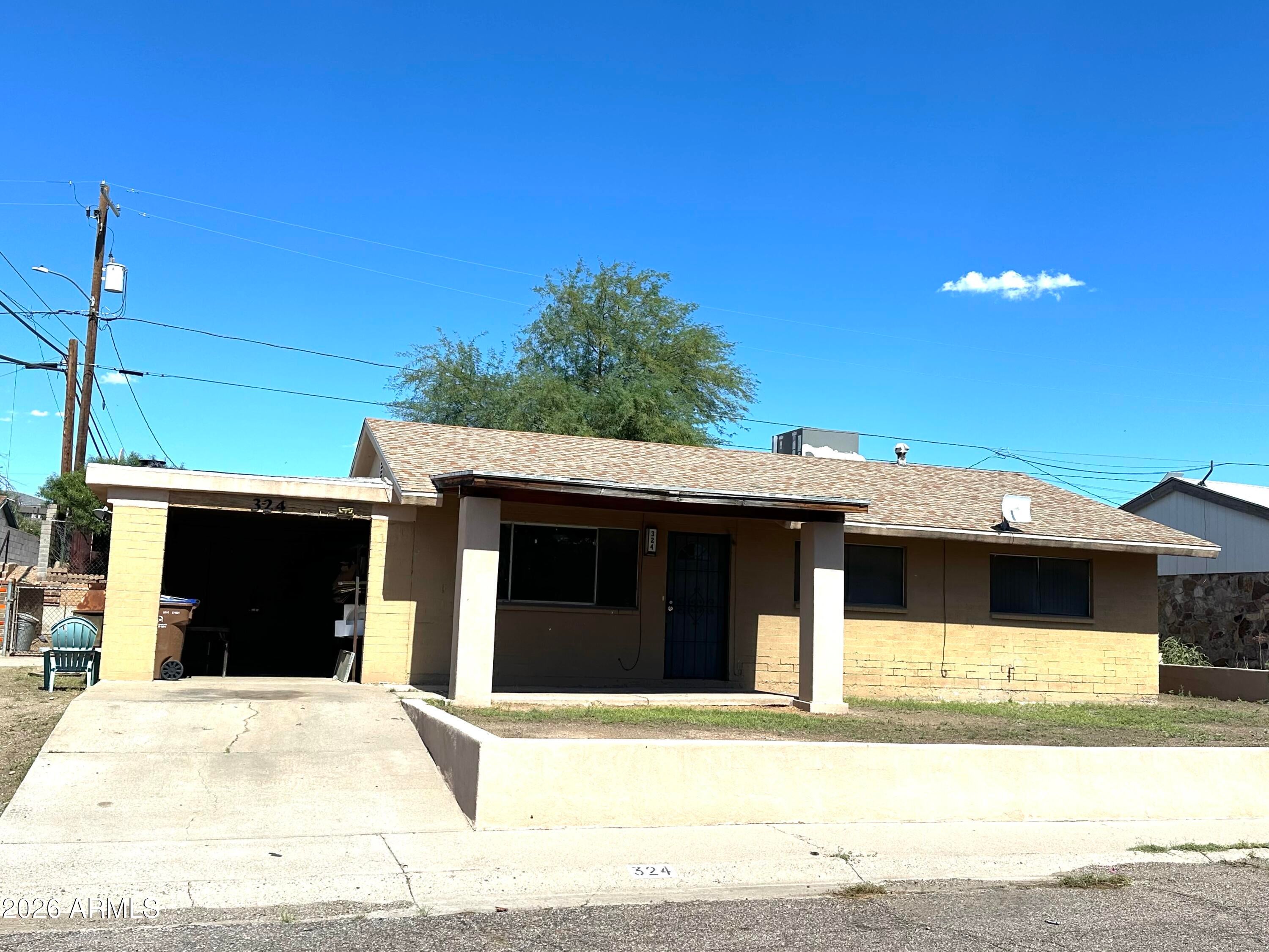 324 W Greenwich Road