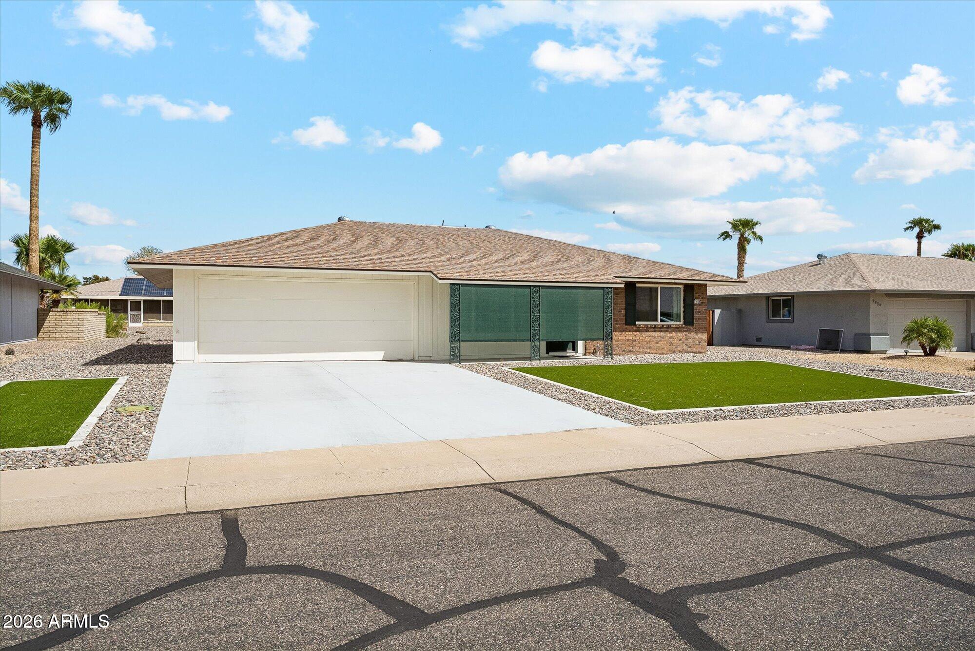 9538 W WILLOWBROOK Drive