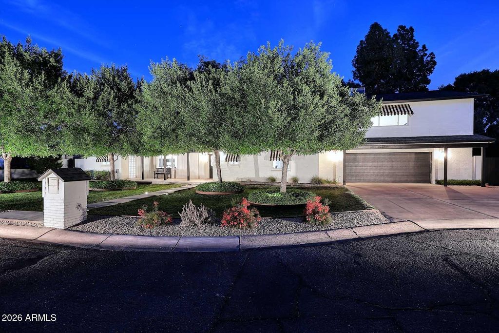 Photo of 6815 N 2nd Street, Phoenix, AZ 85012 (MLS # 7028635)