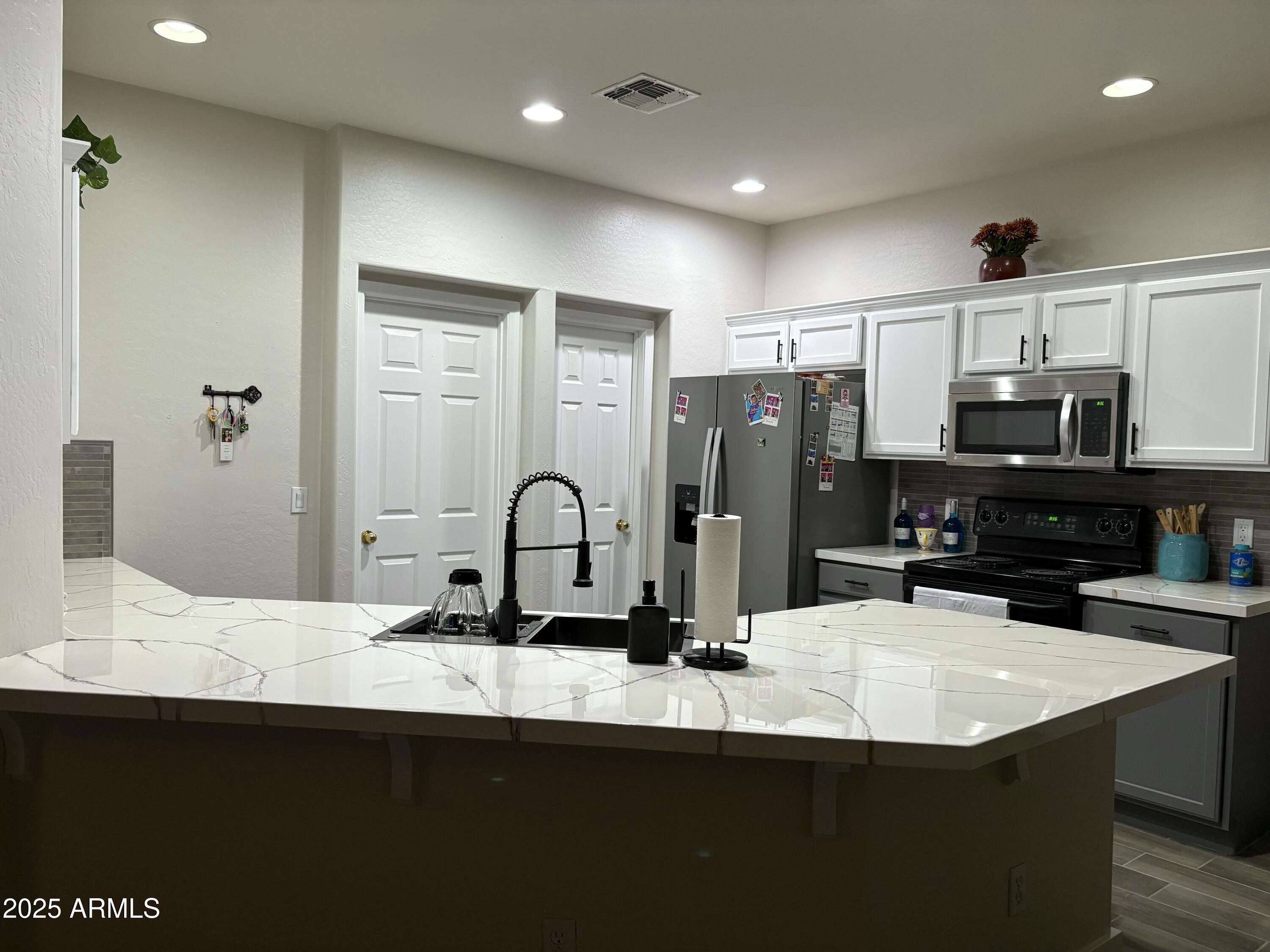 4535 W COTTONTAIL Road