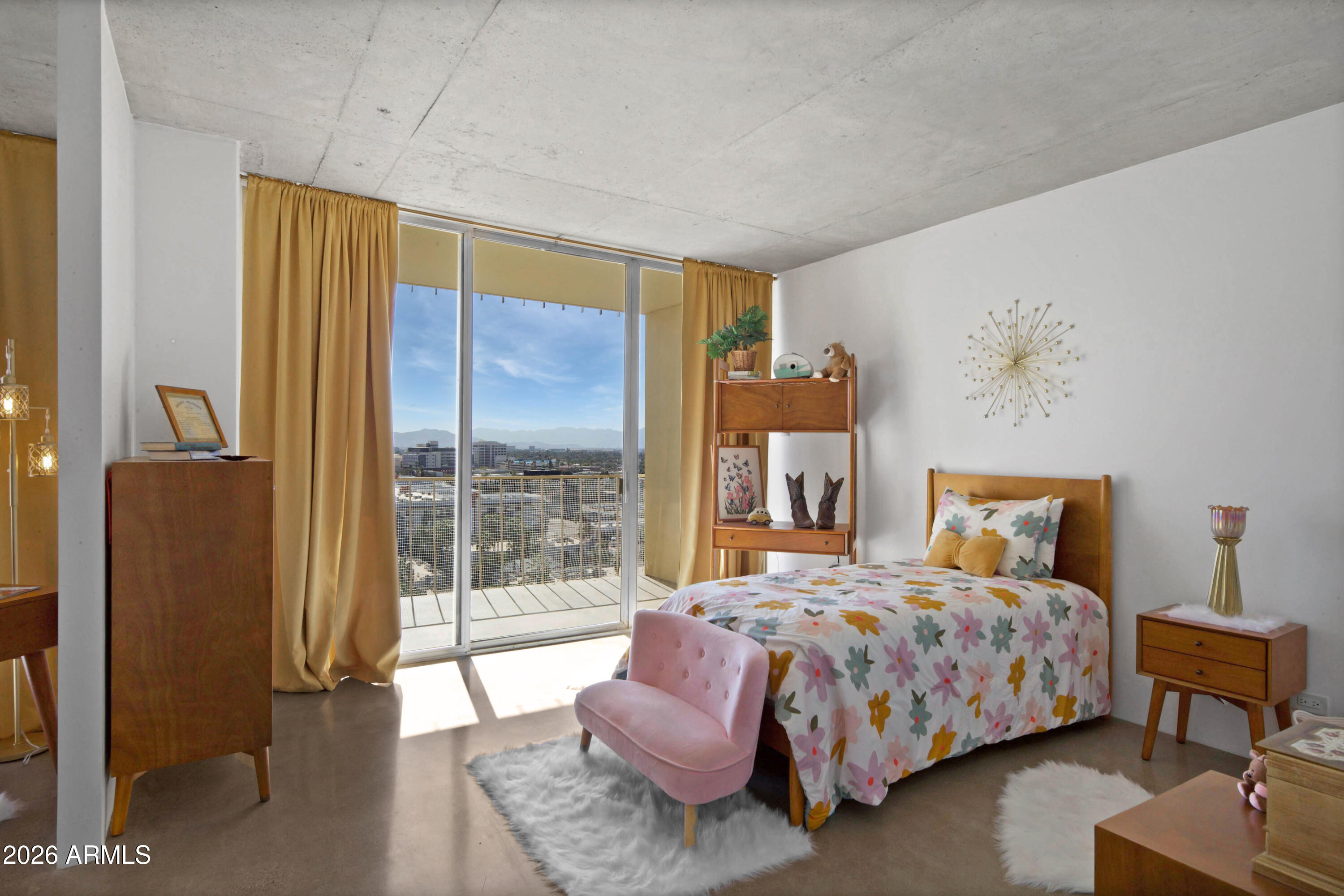 207 W Clarendon Avenue A12