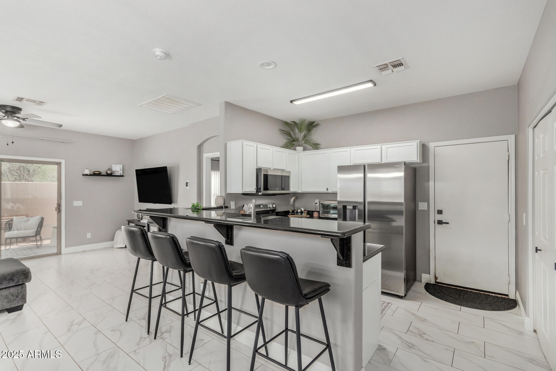 1136 N 87TH Place