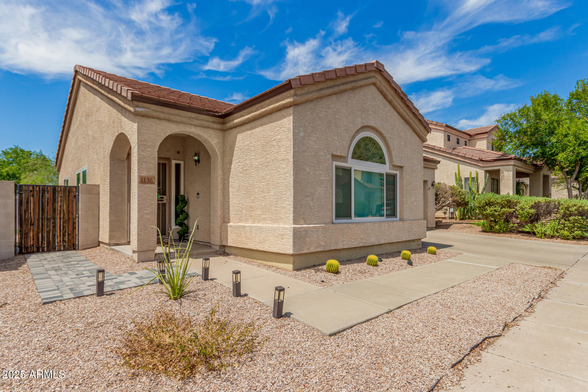 1136 N 87TH Place