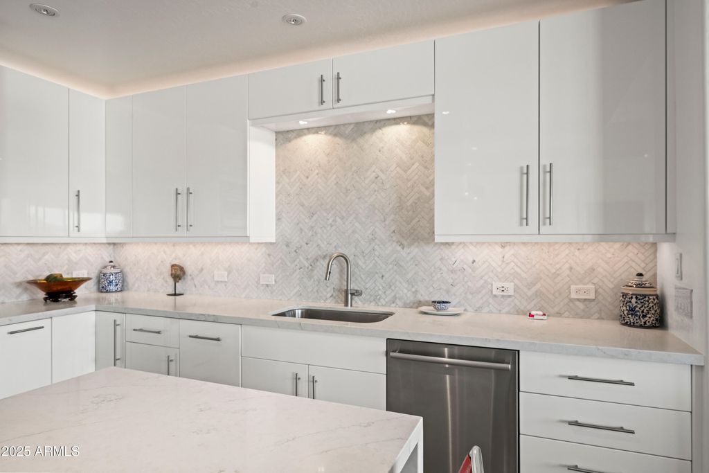 Photo of 17 W Vernon Avenue #508, Phoenix, AZ 85003 (MLS # 6903635)