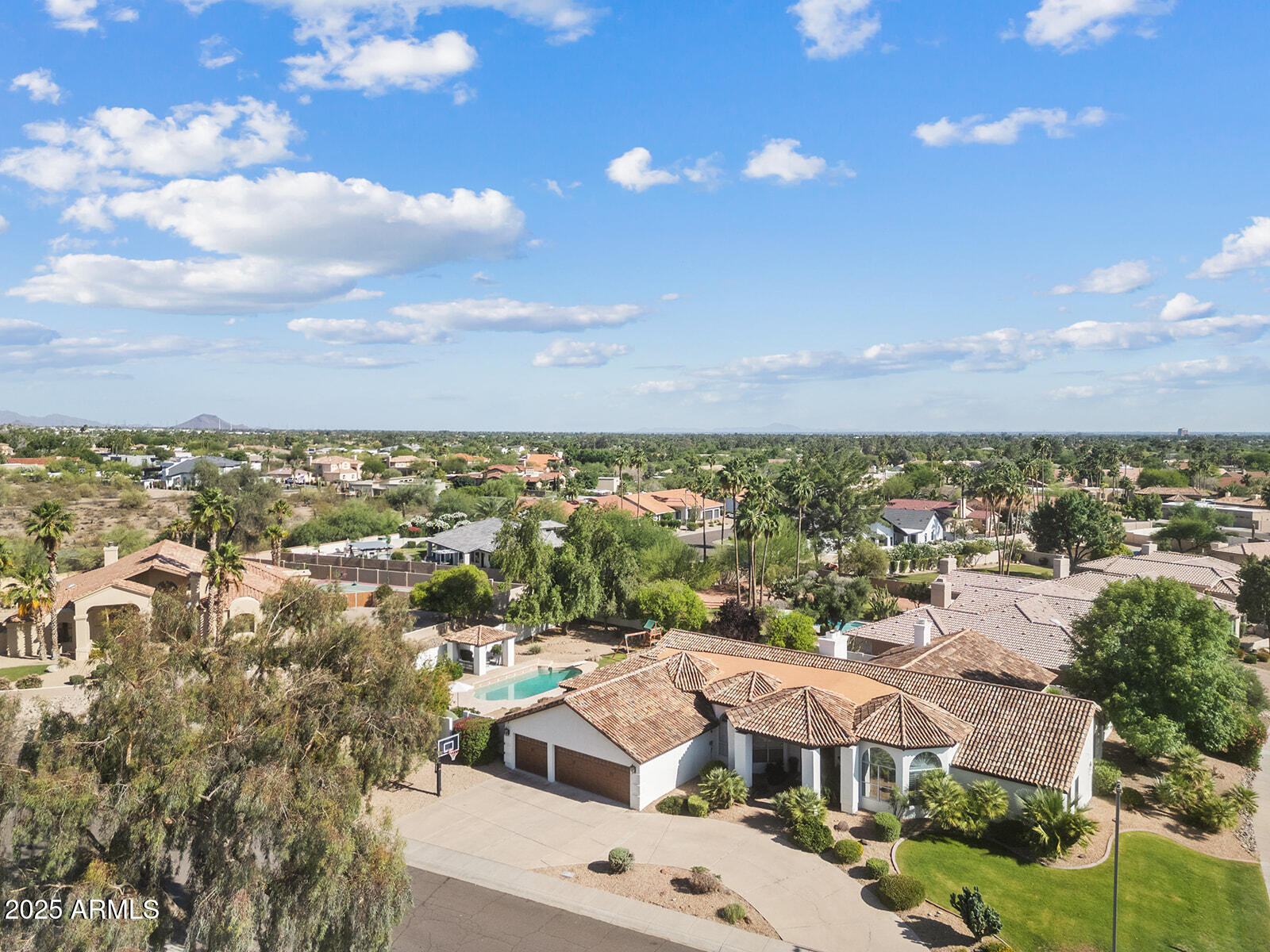10205 E Corrine Drive
