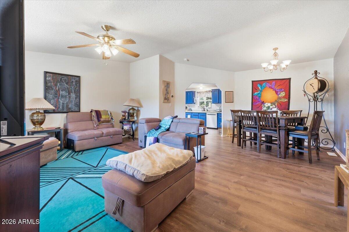 2064 W CALLE SALIDA --
