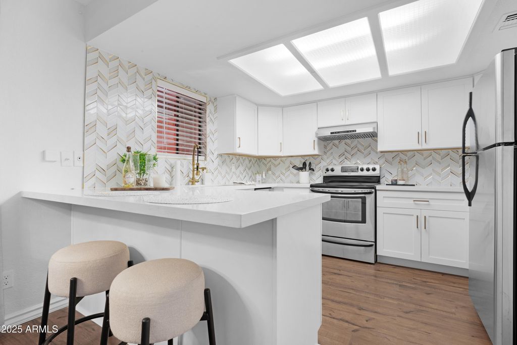 Photo of 4303 E Cactus Road #410, Phoenix, AZ 85032 (MLS # 6934774)