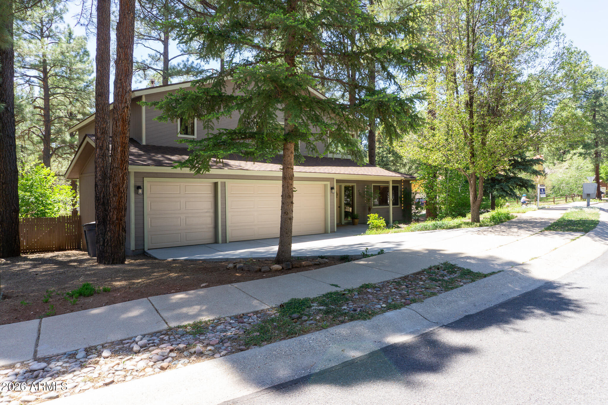 1405 W MELISSA Drive