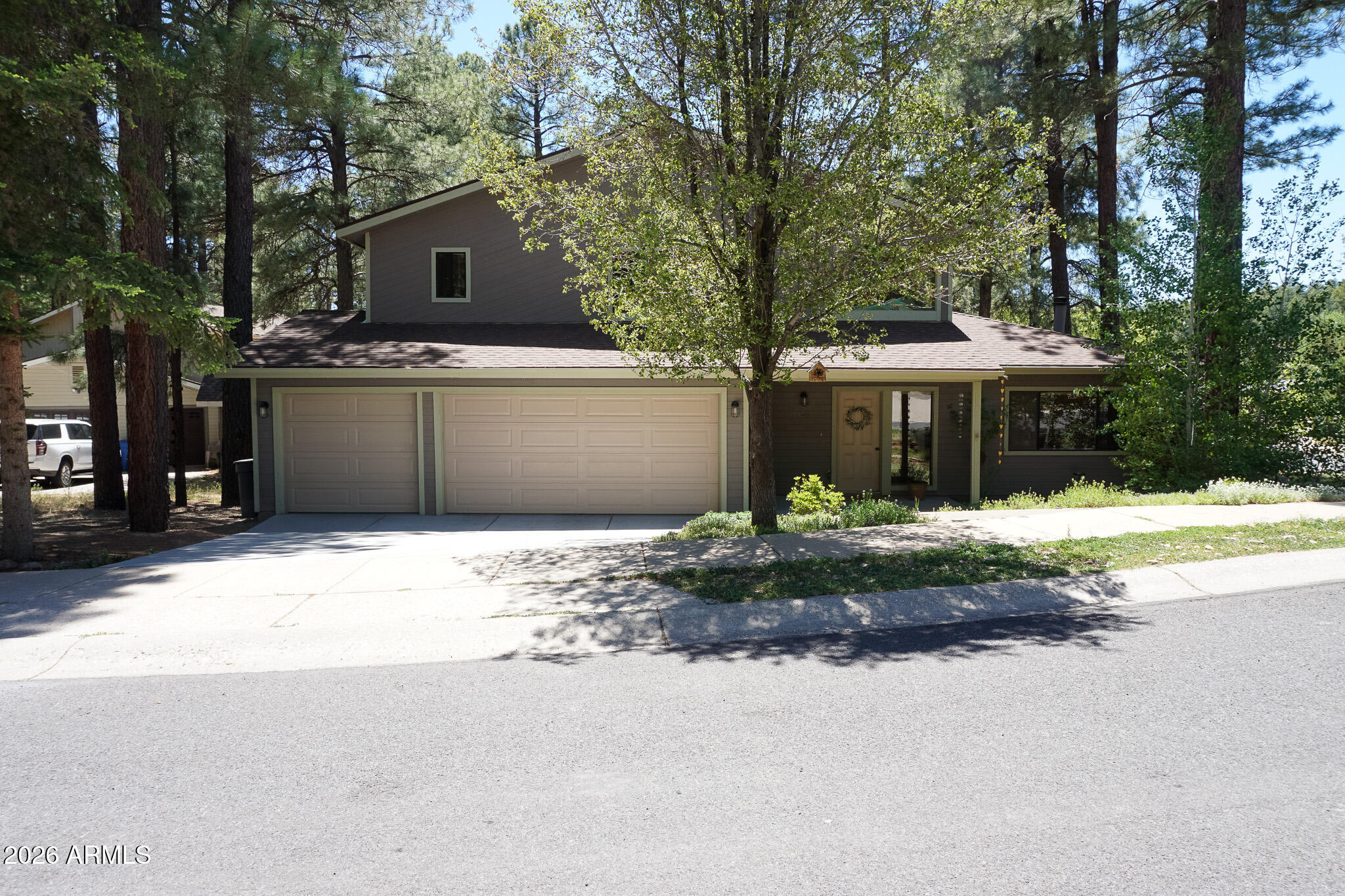 1405 W MELISSA Drive