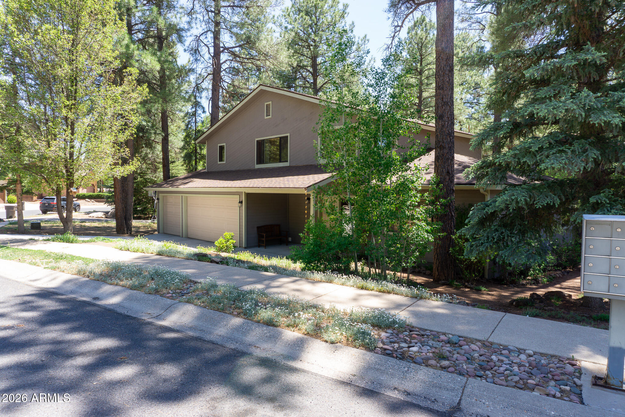 1405 W MELISSA Drive