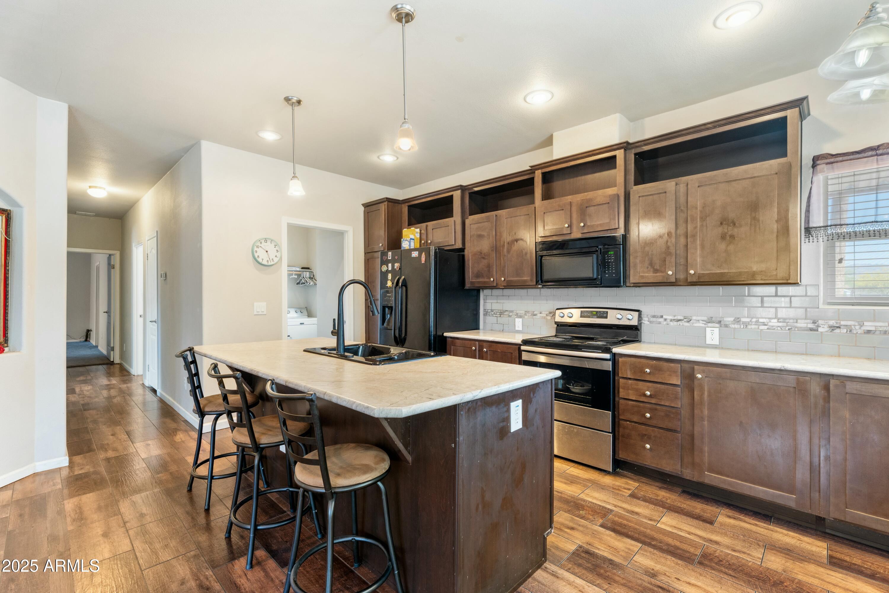 Buckeye, Arizona 85326, United States, 3 Bedrooms Bedrooms, ,2 BathroomsBathrooms,Residential,Pending,117305