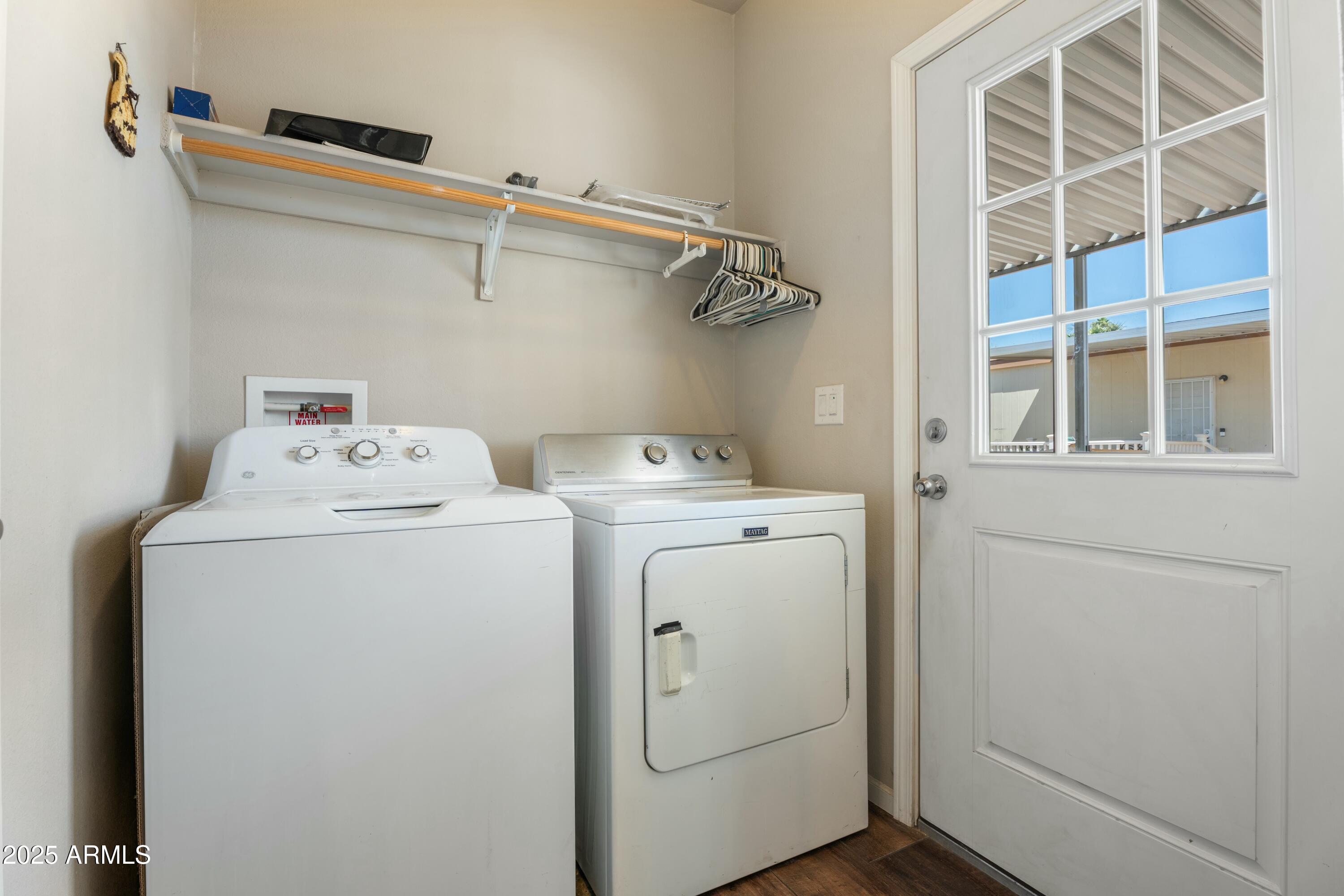 Buckeye, Arizona 85326, United States, 3 Bedrooms Bedrooms, ,2 BathroomsBathrooms,Residential,Pending,117305