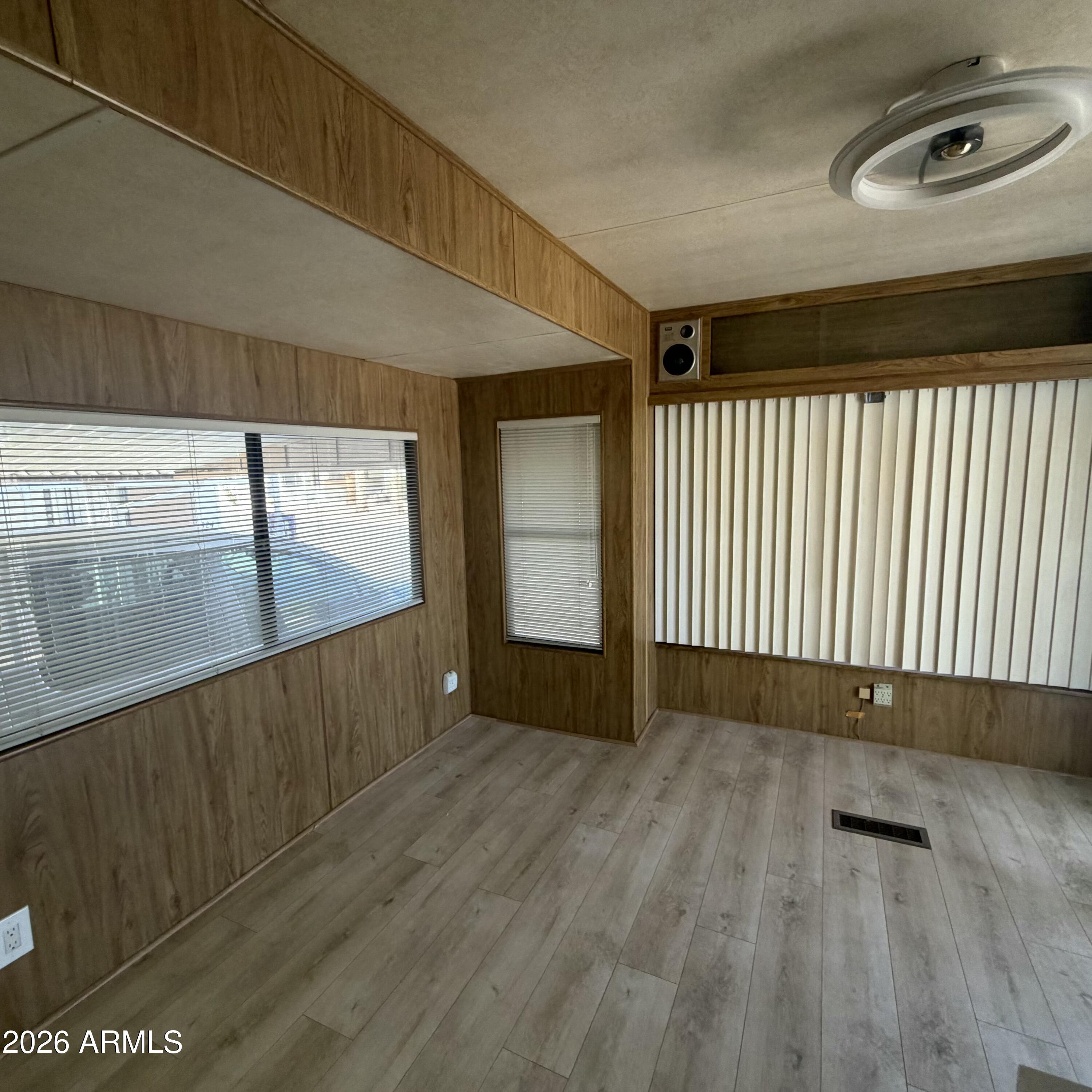 305 S VAL VISTA Drive 325