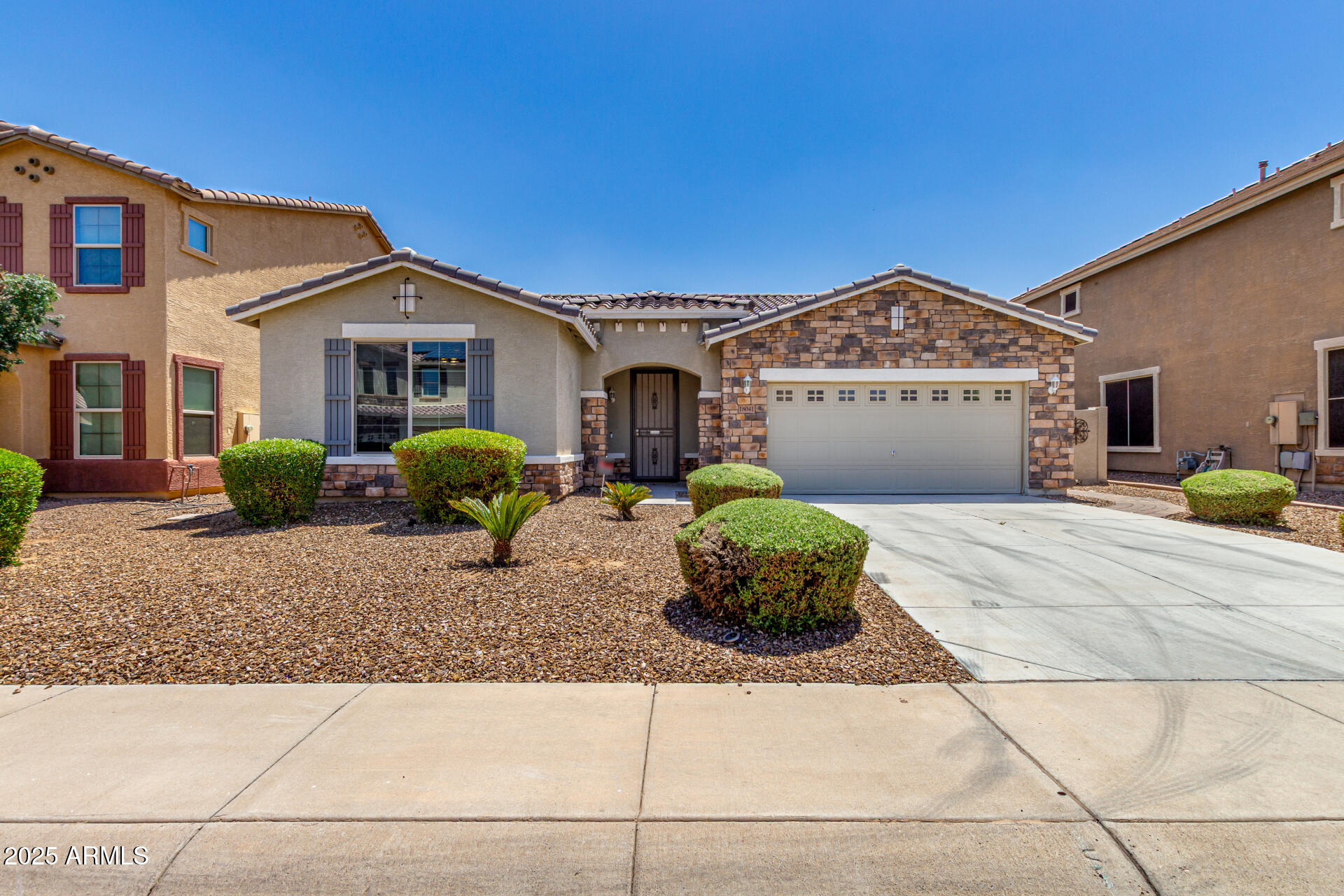 18041 W IVY Lane