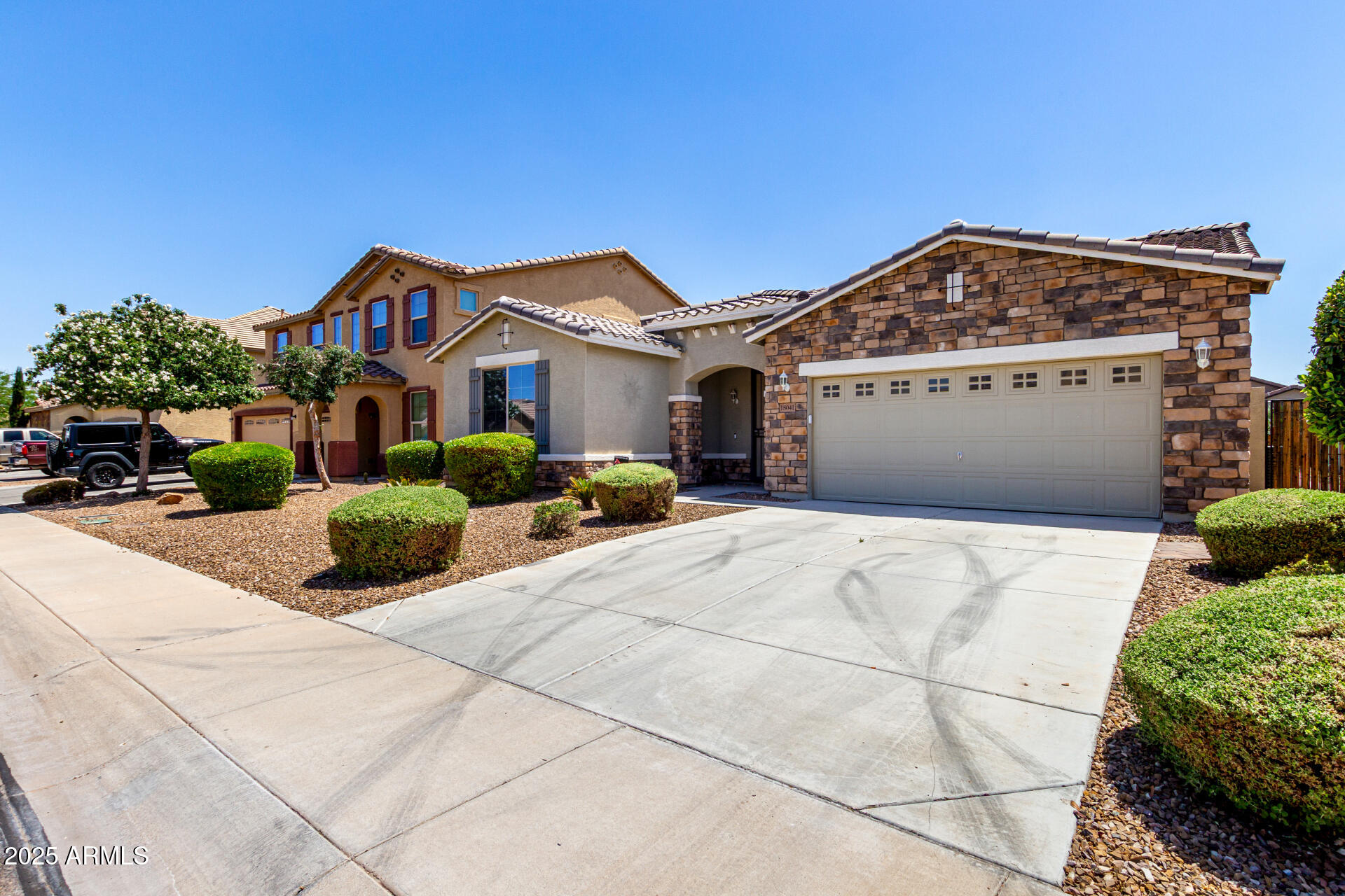 18041 W IVY Lane