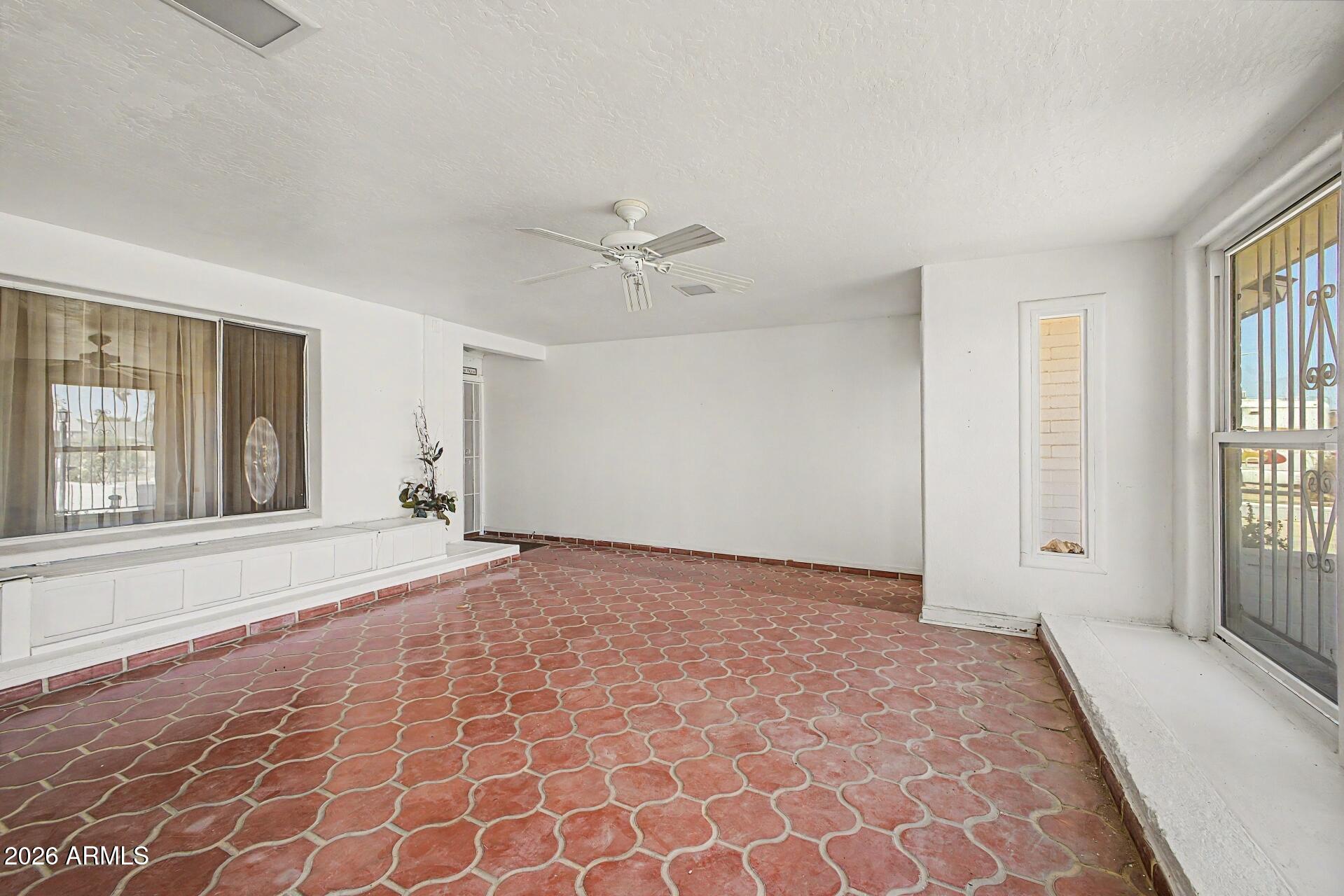 613 E BELL DE MAR Drive