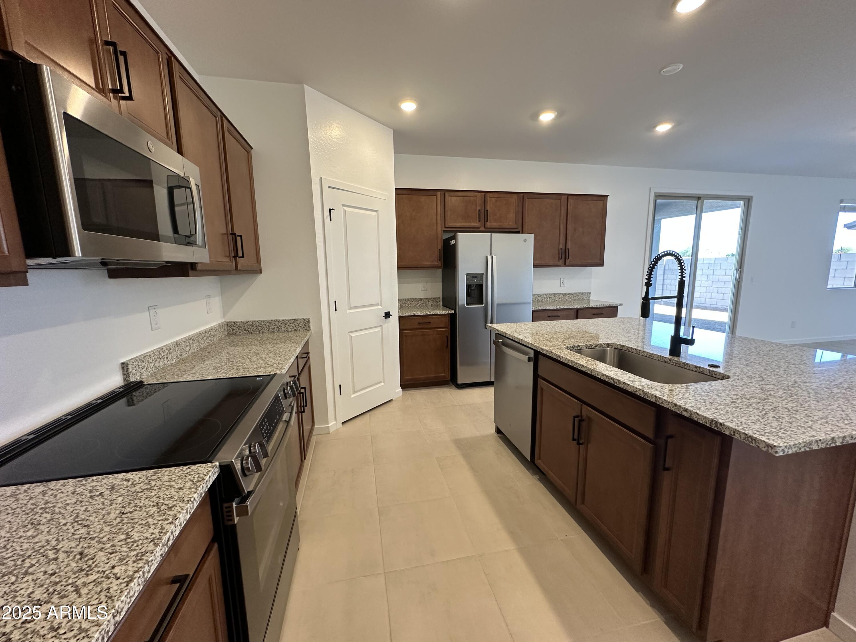 25178 W LA SALLE Street