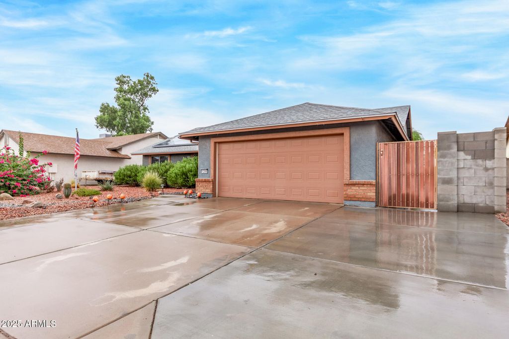 Photo of 1286 E Avenida Grande, Casa Grande, AZ 85122 (MLS # 6932607)